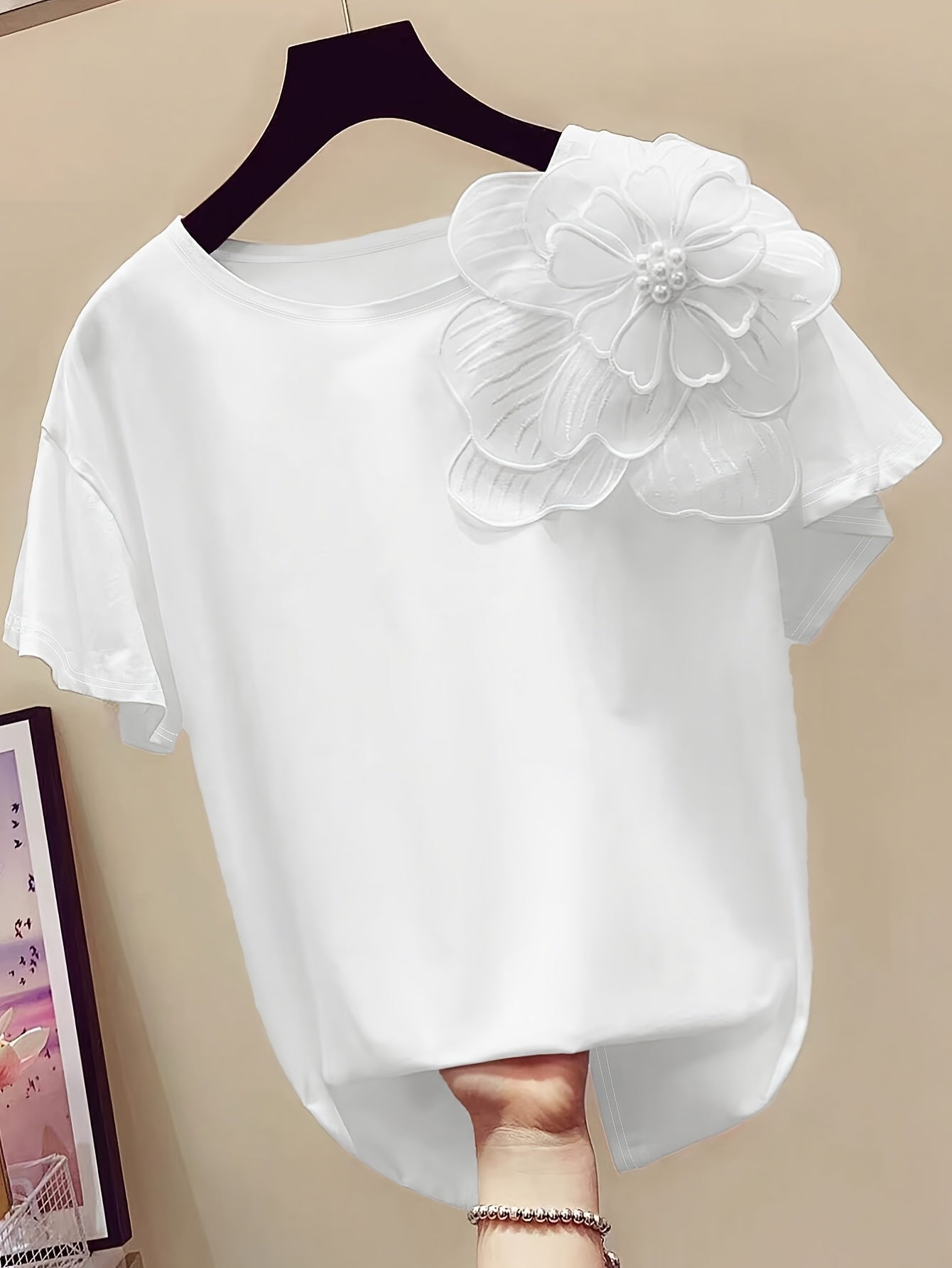Women's Casual Solid Color T-Shirt with 3D Floral Appliqué Crew Neck Spring Summer