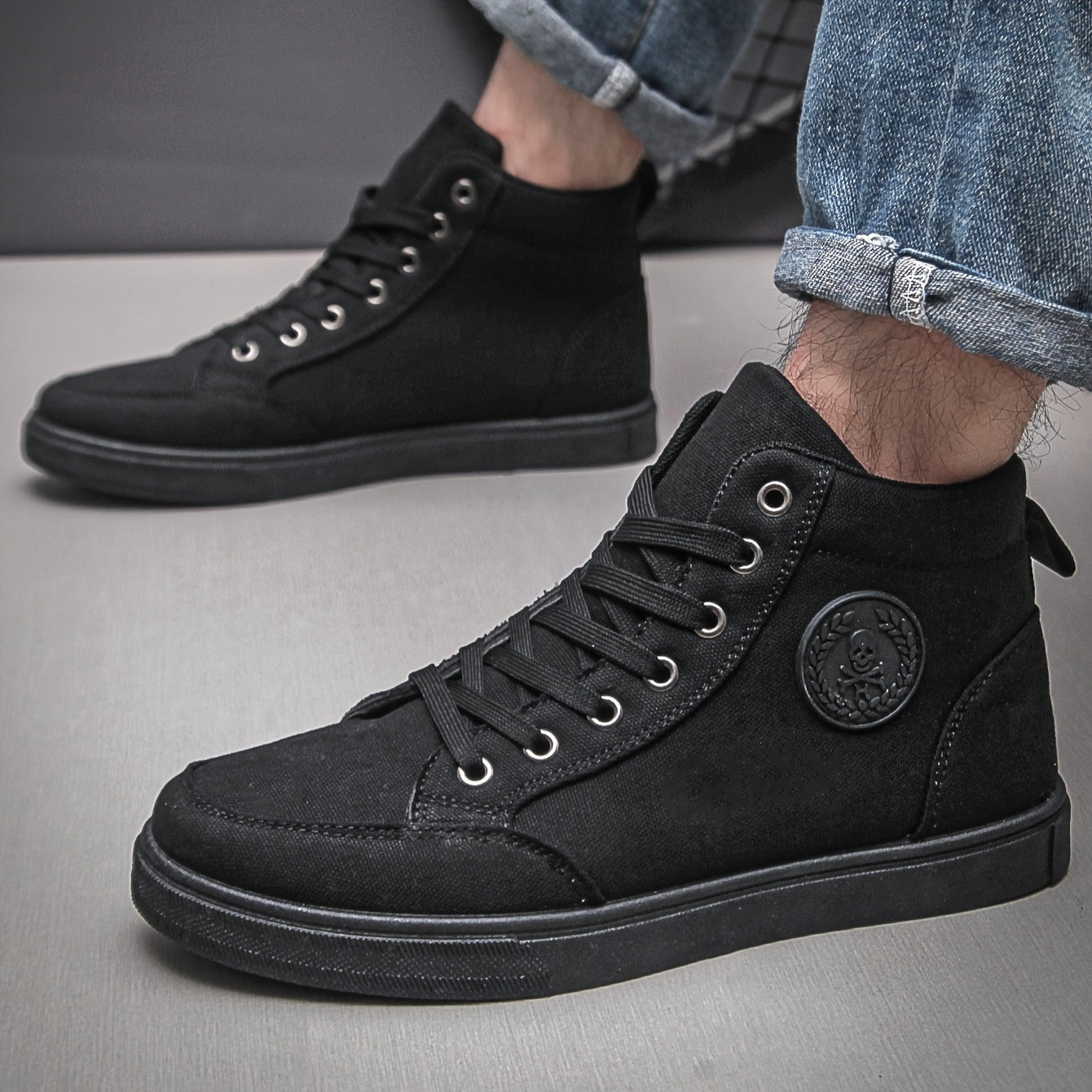 Мужские повседневные кроссовки дышащие на шнуровке противоскользящие на ПВХ подошве низкий ход