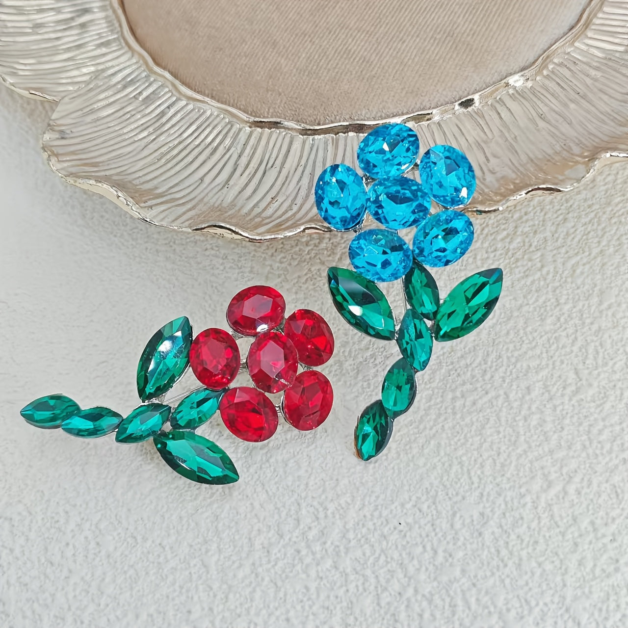 Элегантный набор брошей с кристаллическими цветами для женщин, модный ювелирный аксессуар