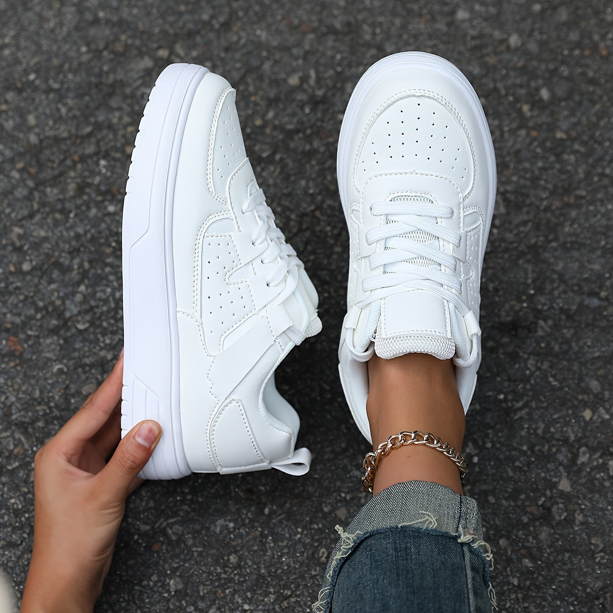 Women's Solid Color Mesh Sneakers Low Top Lace Up Comfortable Outdoor Shoes