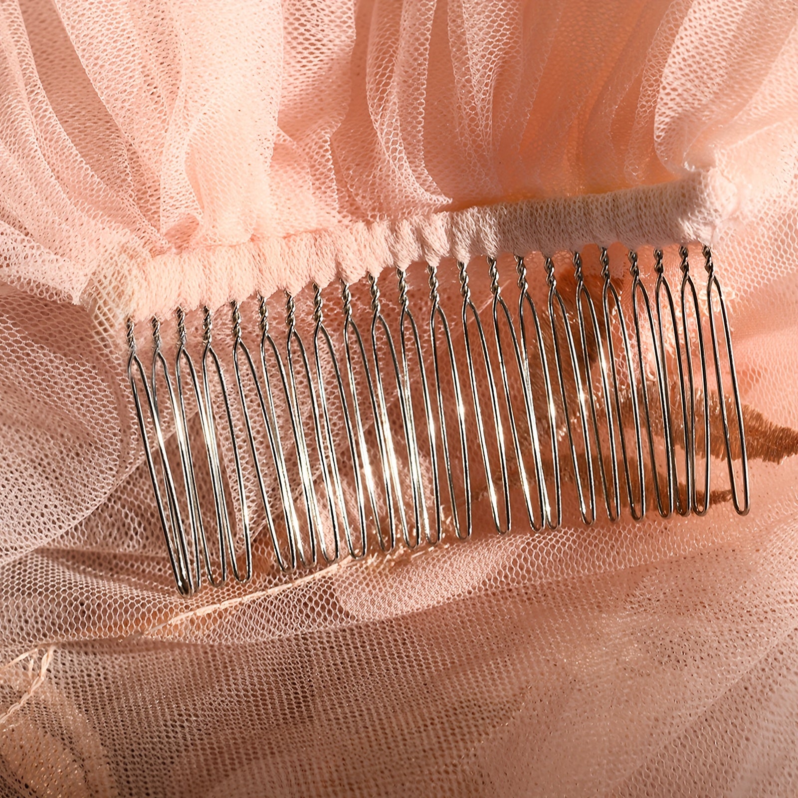 Women's Romantic Floral Lace Bridal Veil Single Layer Wedding Headpiece with Flower Accents