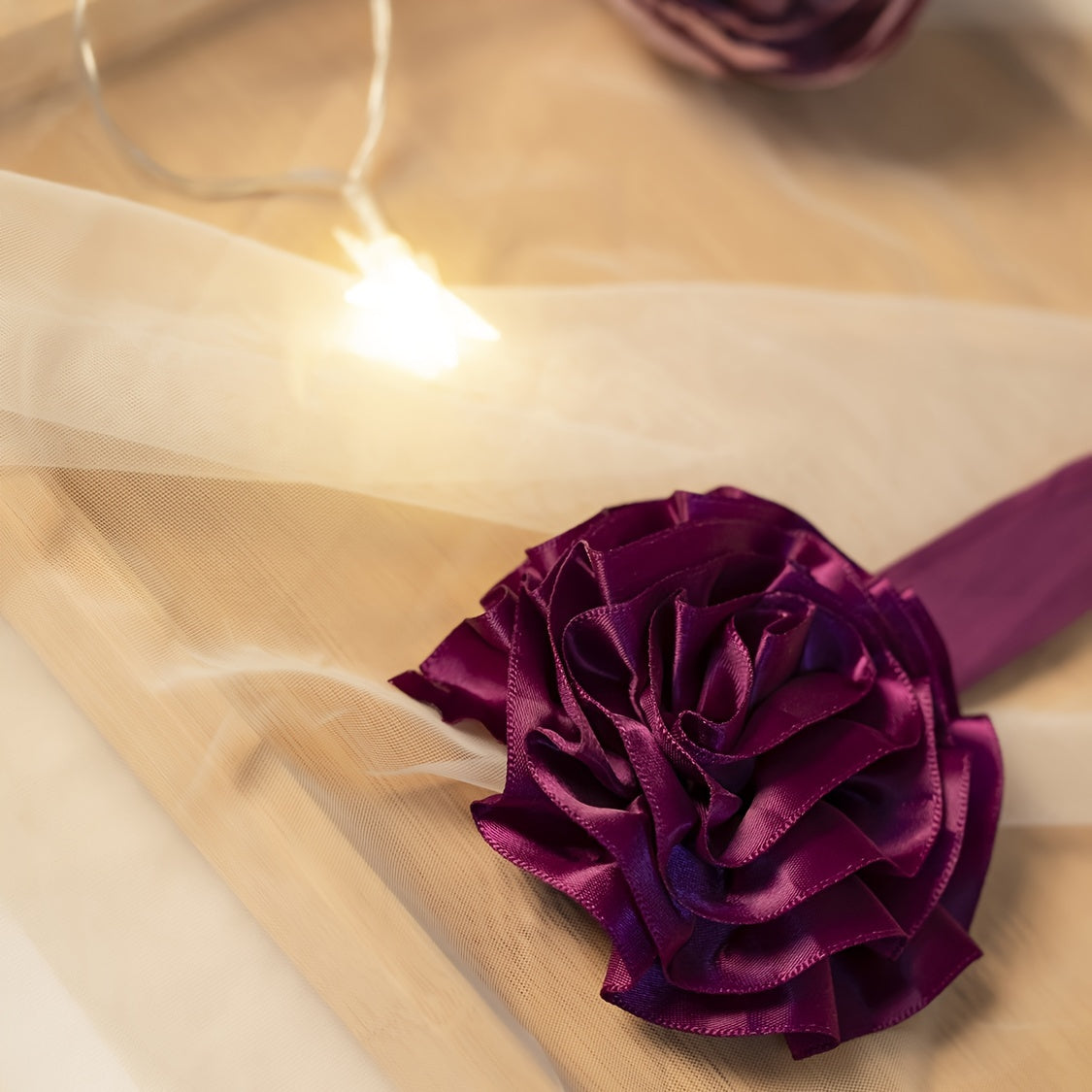 Мягкая полиамидная ткань - комплект юбки-туту и повязки на голову в фиолетовом цвете - идеально для детей от 0 до 3 лет - отлично подходит для дней рождения, фотосессий и особых событий - включает пушистую юбку-туту и соответствующий аксессуар для волос.