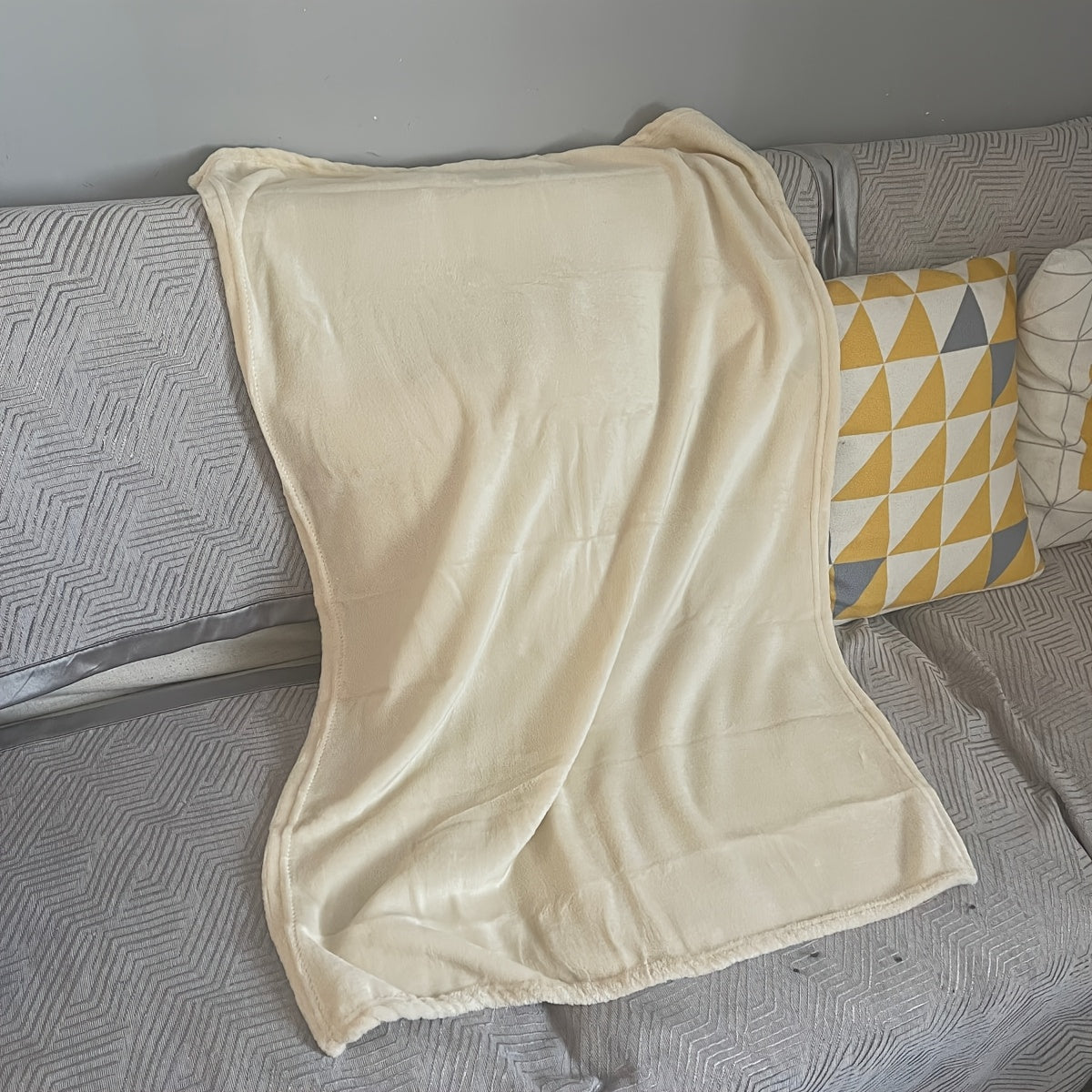 Solid Color Fleece Blanket in the New Blanket Series