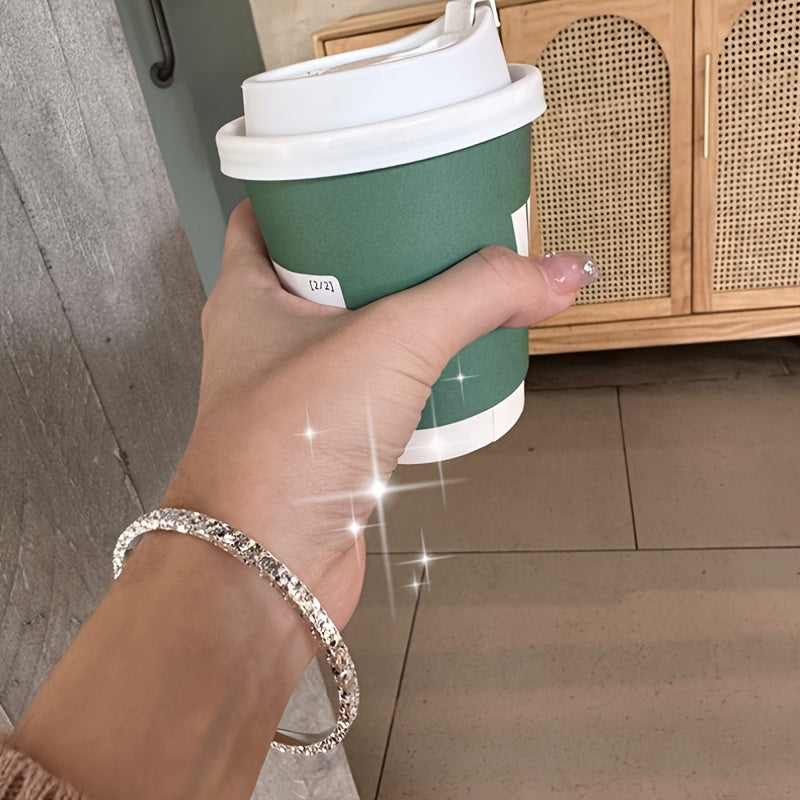 Ajoyib 999 Sterling Silver Bangle Bilaguzuk - Zamonaviy va Qiziqarli, Sevgi Kuni, Ona Kuni va Rojdestvo Sovg'alari uchun Ideal, Uchburchak Shakli va Muz Kristall Tafsilotlari bilan, Qiz Do'stingiz uchun Mukammal.