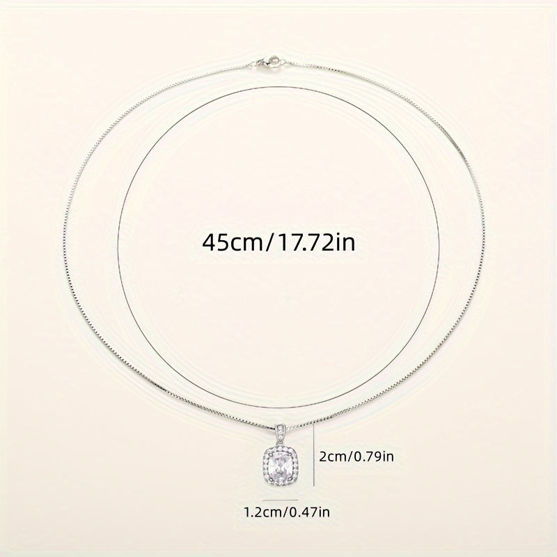 Chiroyli kumush qoplamali pendant marjon, soxta ametist toshi bilan, kelin to'ylarida yoki partiyalarda ayollar uchun kiyish uchun mukammal. Ushbu ajoyib zargarlik buyumi ham o'ylangan sovg'a bo'lishi mumkin.