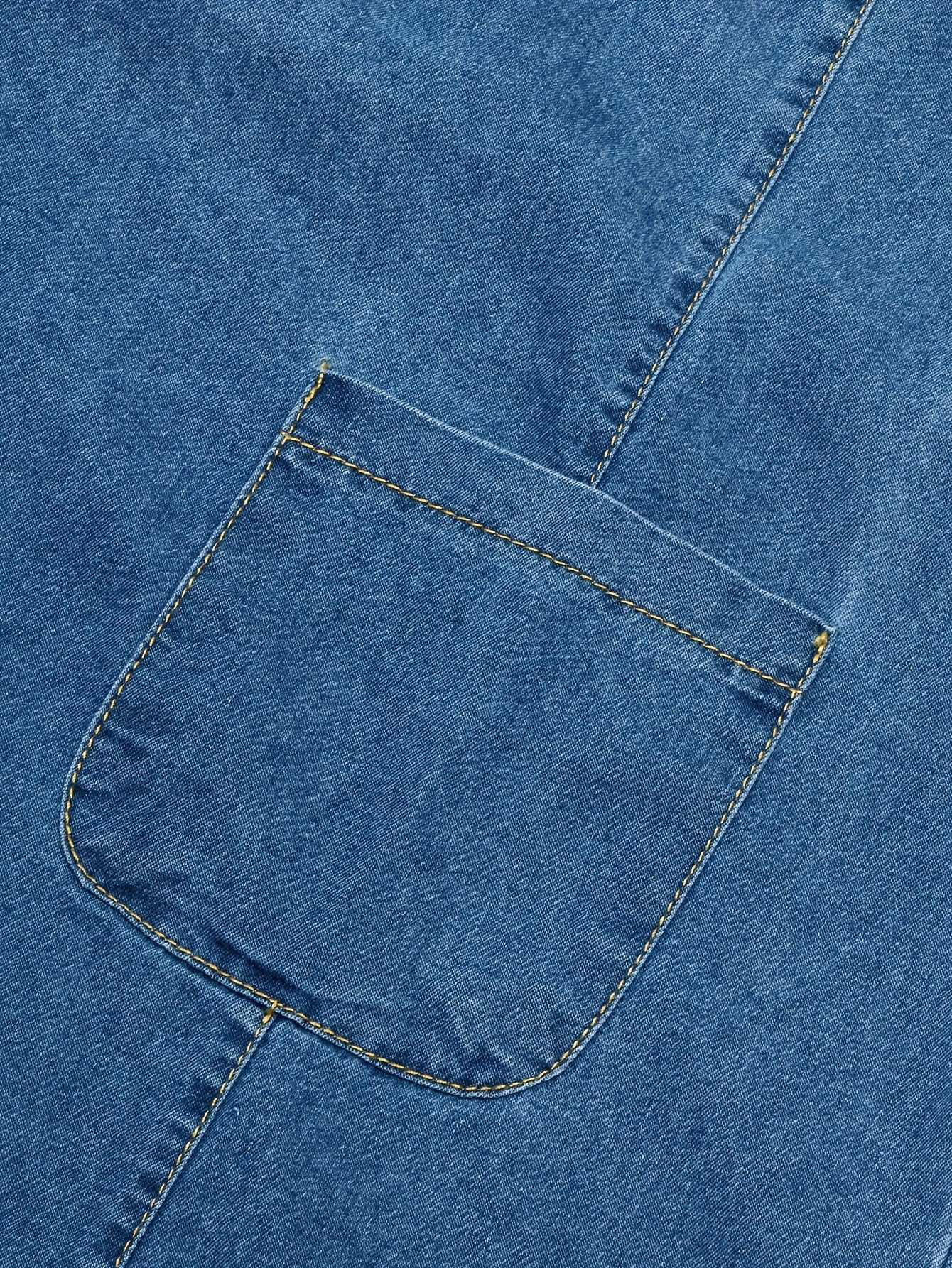 Ayollar uchun katta o'lchamdagi denim kiyi V-shaklli bo'yinli, qisqa qo'lli, bir rangli