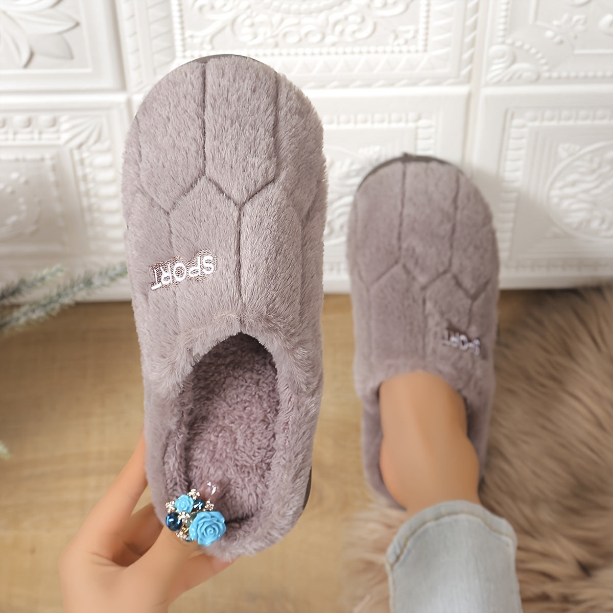 Women's Indoor Slippers Soft Fabric House Shoes Cushioned Sole All-Season