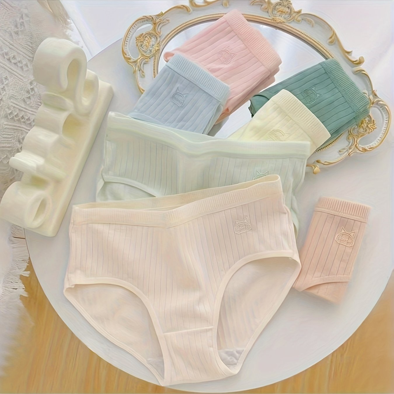 Girls Cotton Underwear 7 Pack Mid Rise Briefs for Teen Girls with Cartoon Patterns