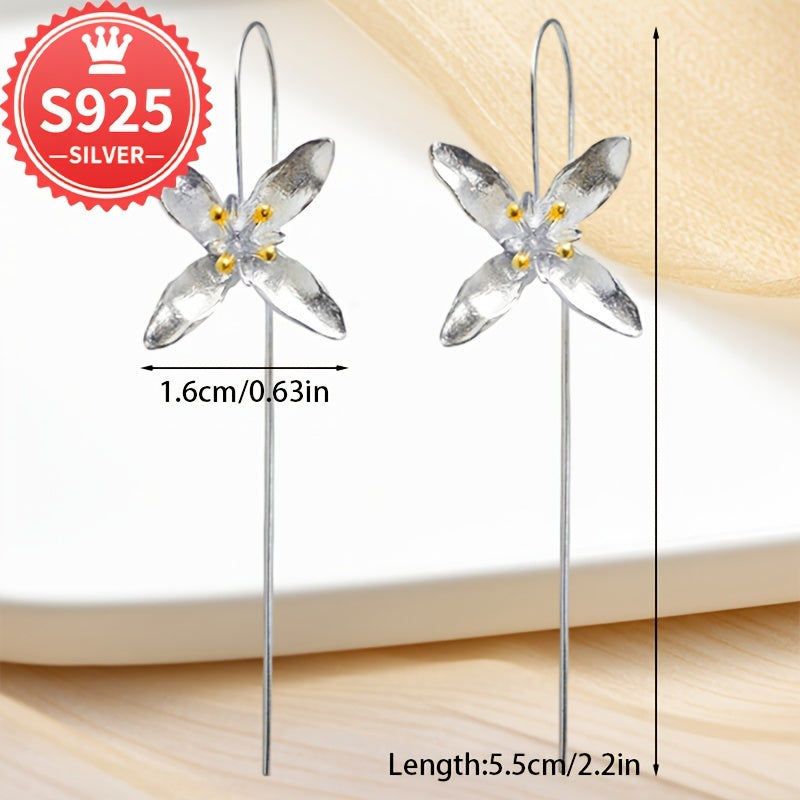 Minimalist Elegant Golden Flower Long Earrings 925 Gippoallergenik, to'rt yaproqli clover gullari bilan go'zal anti-oksidant qutisida. 4.2g og'irlikda, bu to'plam mukammal sovg'a qiladi.