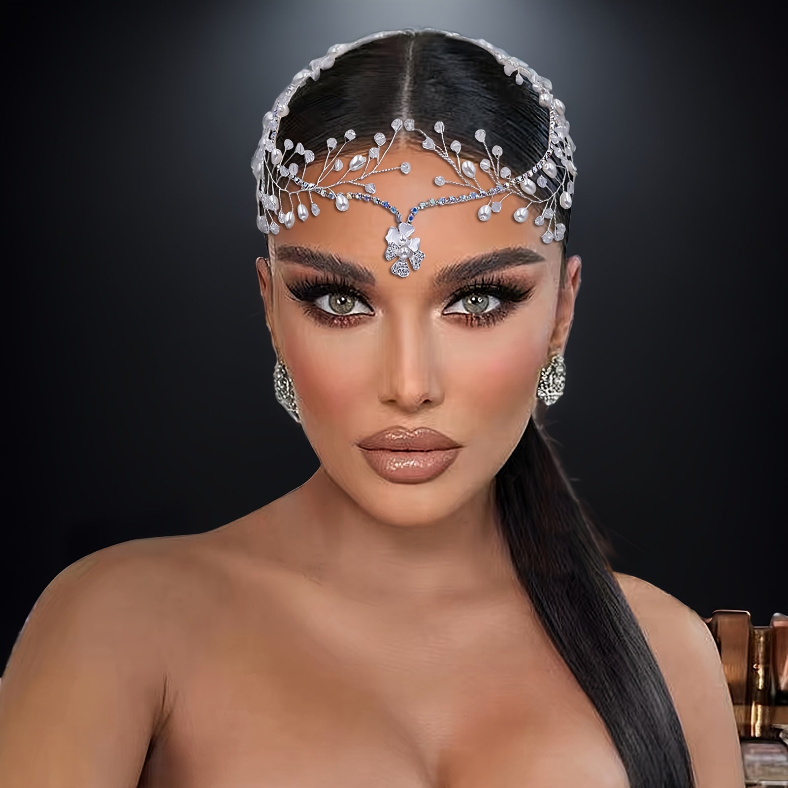 Beaded Hair Comb for Women with Rhinestone Pendant and Alloy Chain Bridal Hair Accessory