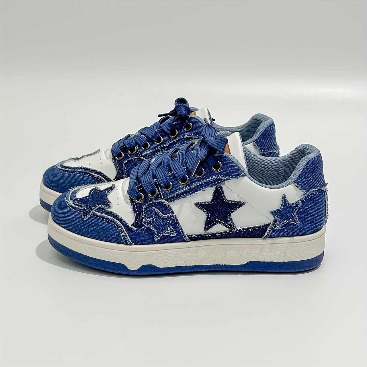 Women’s Star-Theme Low-Top Sneakers Breathable Lace-Up Canvas Casual Shoes