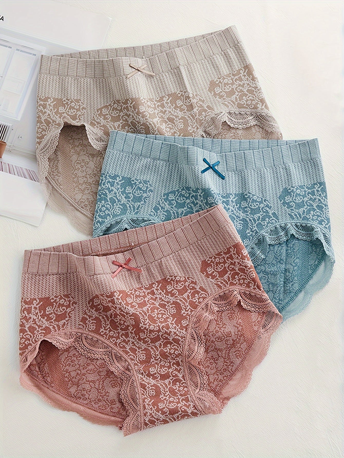 Women’s Lace Briefs 3 Pack Seamless Floral Breathable Underwear with Scallop Trim
