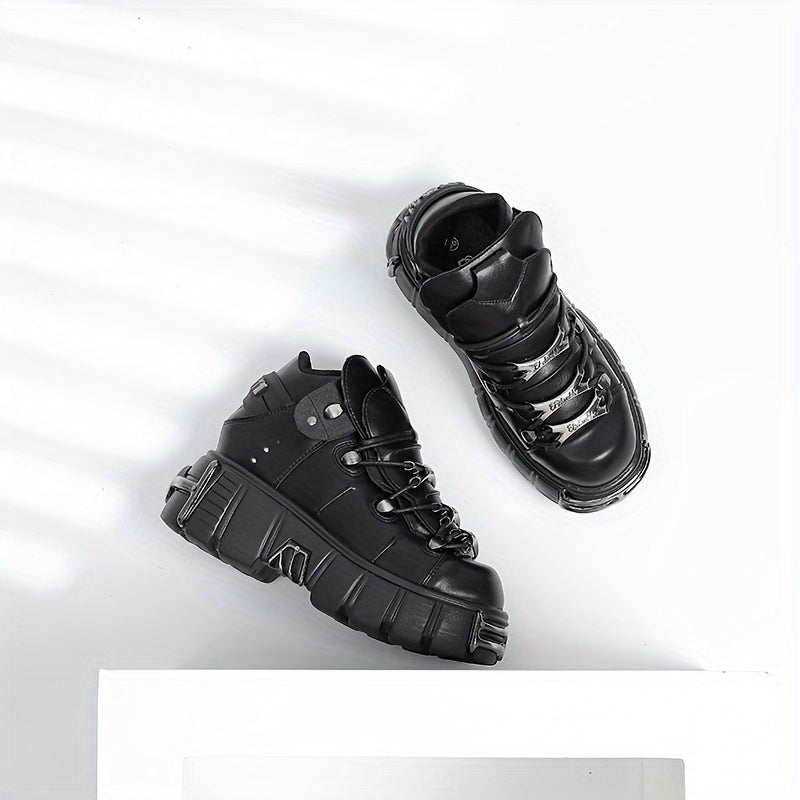 Ayollar uchun Gothic Punk tekis tagli sport poyafzallari metall aksentlar bilan