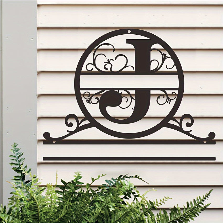 Maxsus metall oilaviy nom yozuvi bilan monogram va familiya, ob-havo sharoitiga chidamli, bardoshli va teksturali yakuniy uchun uy bezaklari