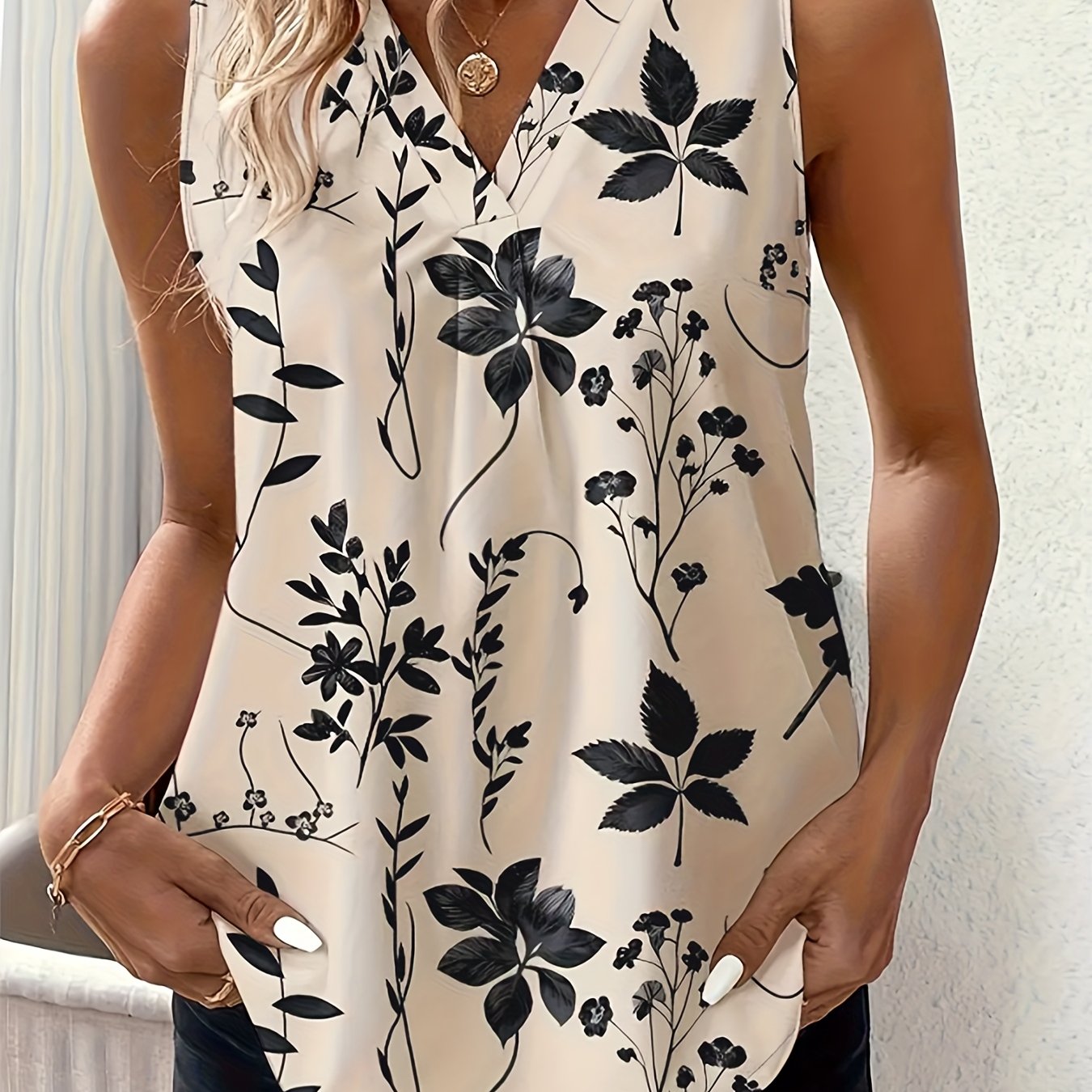 Женская безрукавка с цветочным принтом и V-образным вырезом, легкая летняя блузка