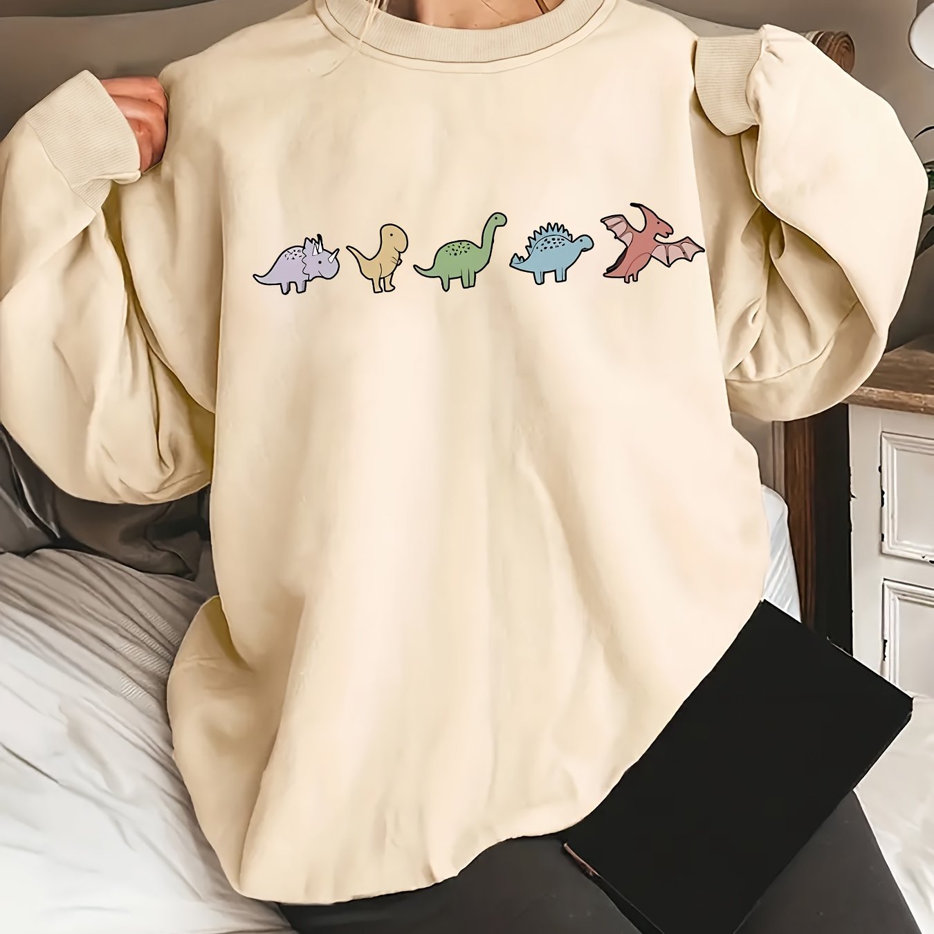 Plus Size Women's Dinosaur Graphic Print Crew Neck Sweatshirt Casual Pullover Fall Comfortable