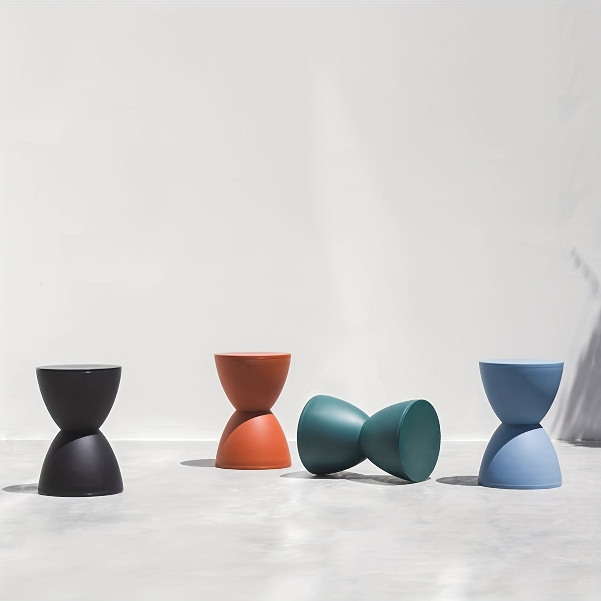 Banco otomano con almacenamiento en forma de reloj de arena contemporáneo con acabado resistente al agua