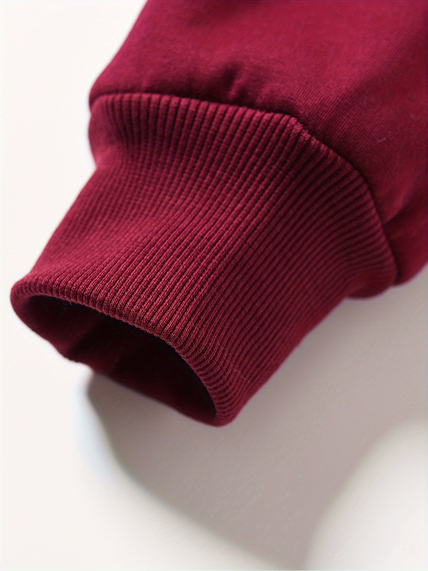 Qalin flis erkaklar svitshoti, keng kesimda, bir rangda, kuz va qishda issiqlik uchun katta o'lchamda.