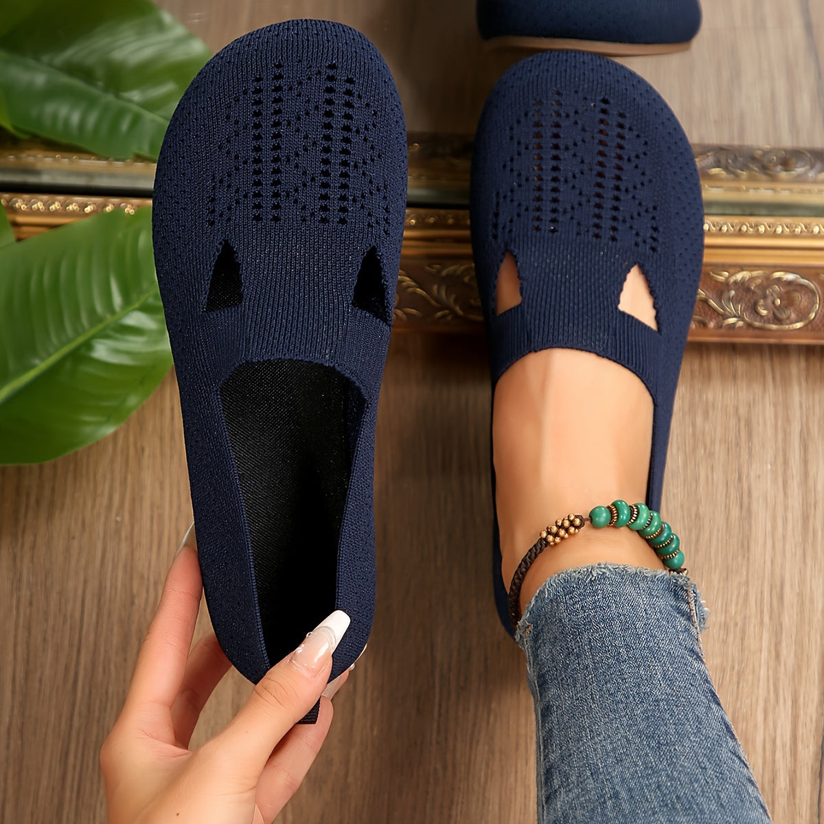 Women's Solid Color Breathable Knit Slip-On Flat Shoes