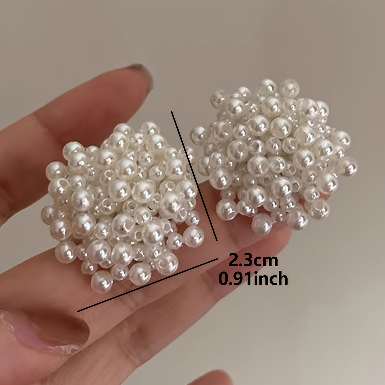 Ayollar uchun faux marjonli stud uzuklar, nafis sferik fransuz uslubidagi zargarlik buyumlari