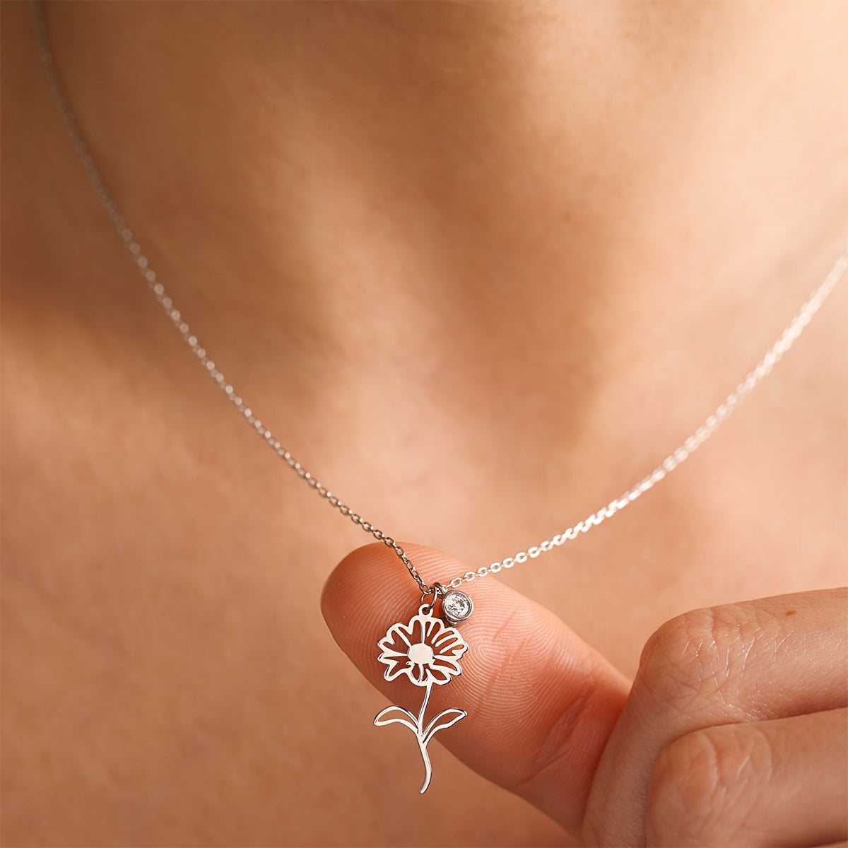 Birth Flower Necklace for Women 18K Gold Plated Stainless Steel Customizable with Birthstone