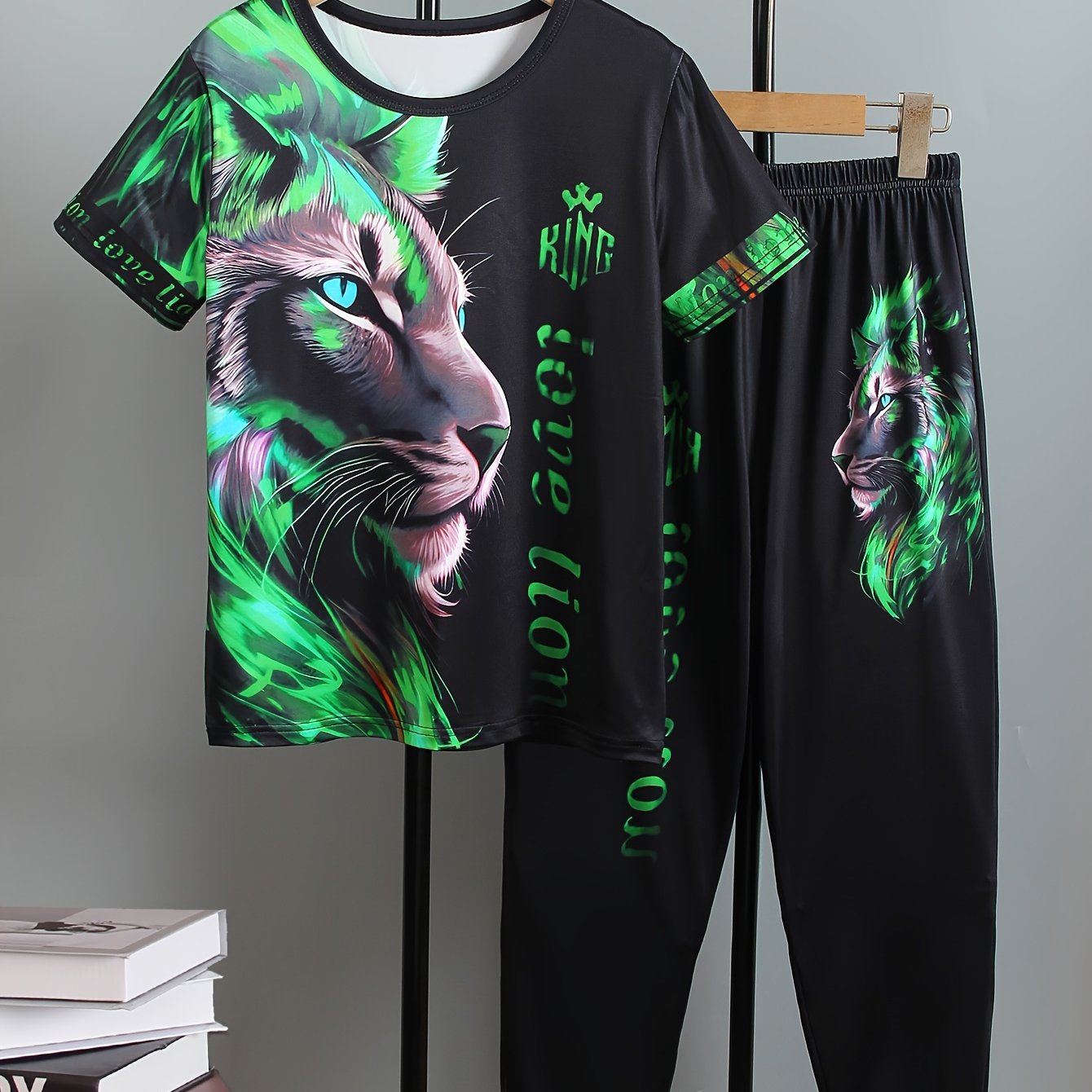 Boys Casual Two-Piece Suit with Lion Pattern for Outdoor Activities