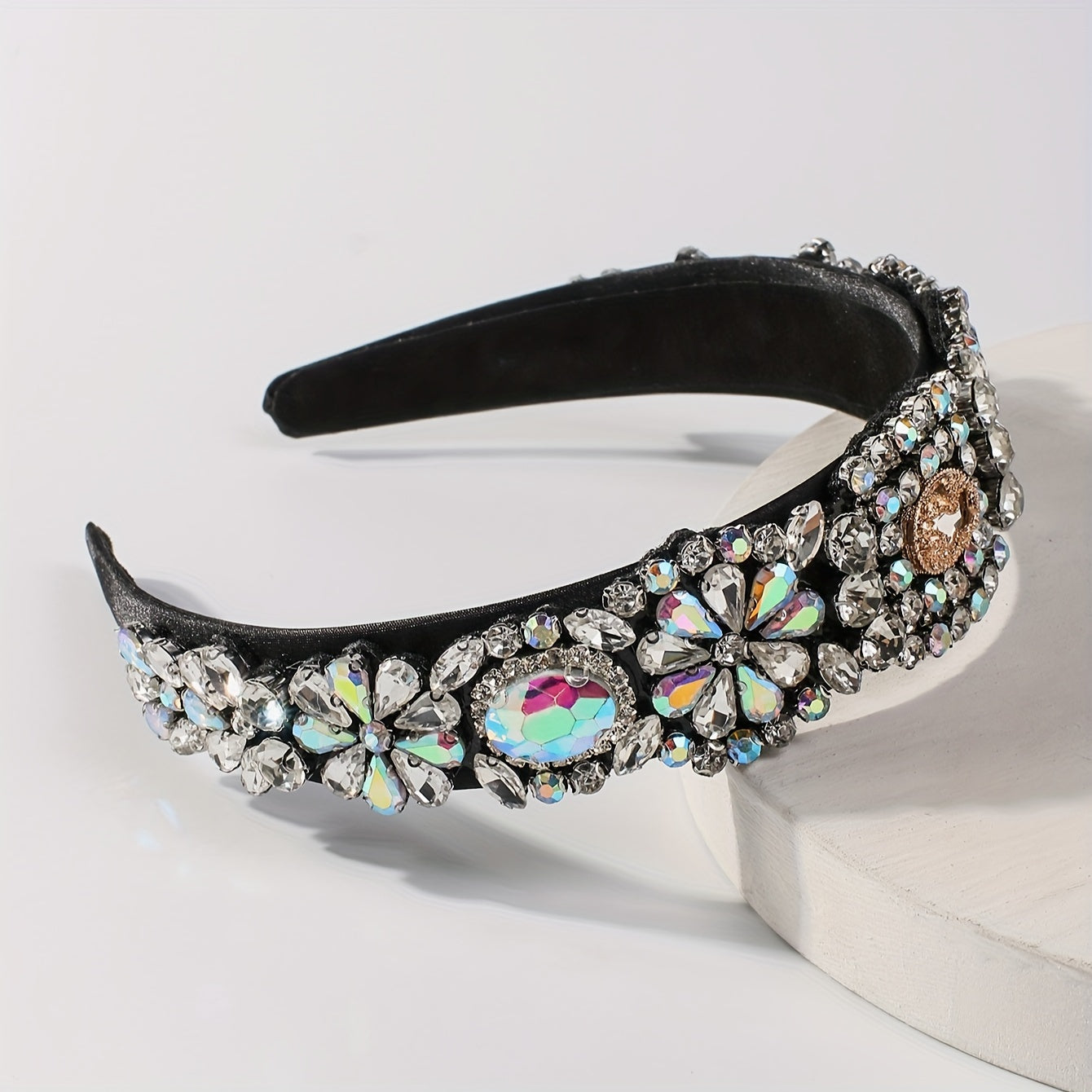 Diadema de pedrería para mujer con cristales para eventos especiales y uso diario