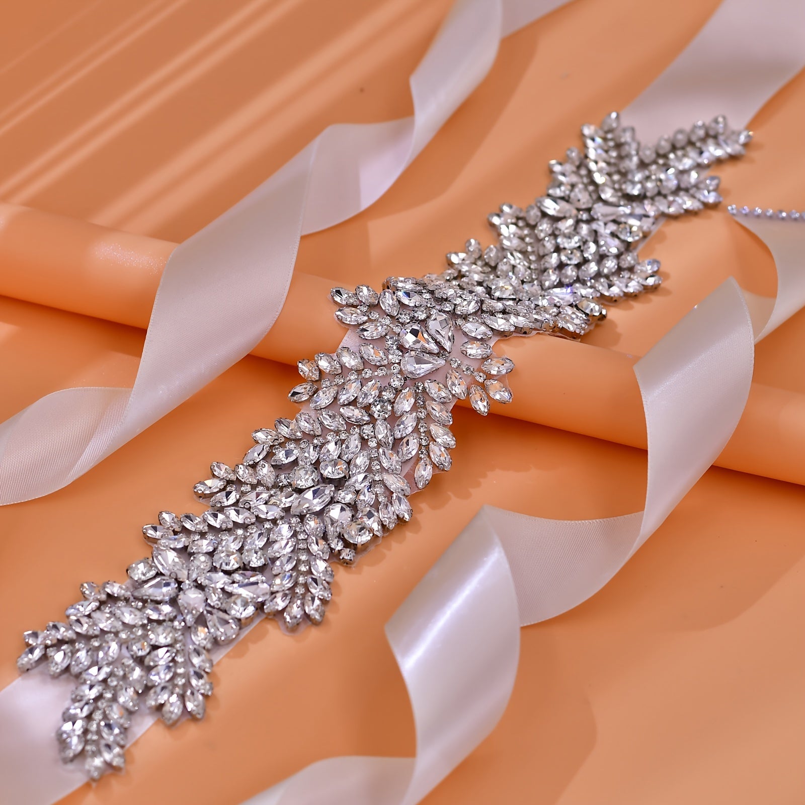 To'y uchun keng belbog'li to'y kiyinganlar uchun to'yli rhinestone belbog'