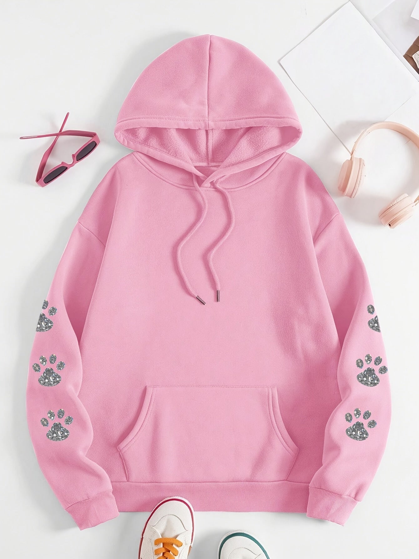 Ayollar uchun kattaroq o'lchamli hoodie polyesterli mushuk paw print pullover, cho'ntak bilan