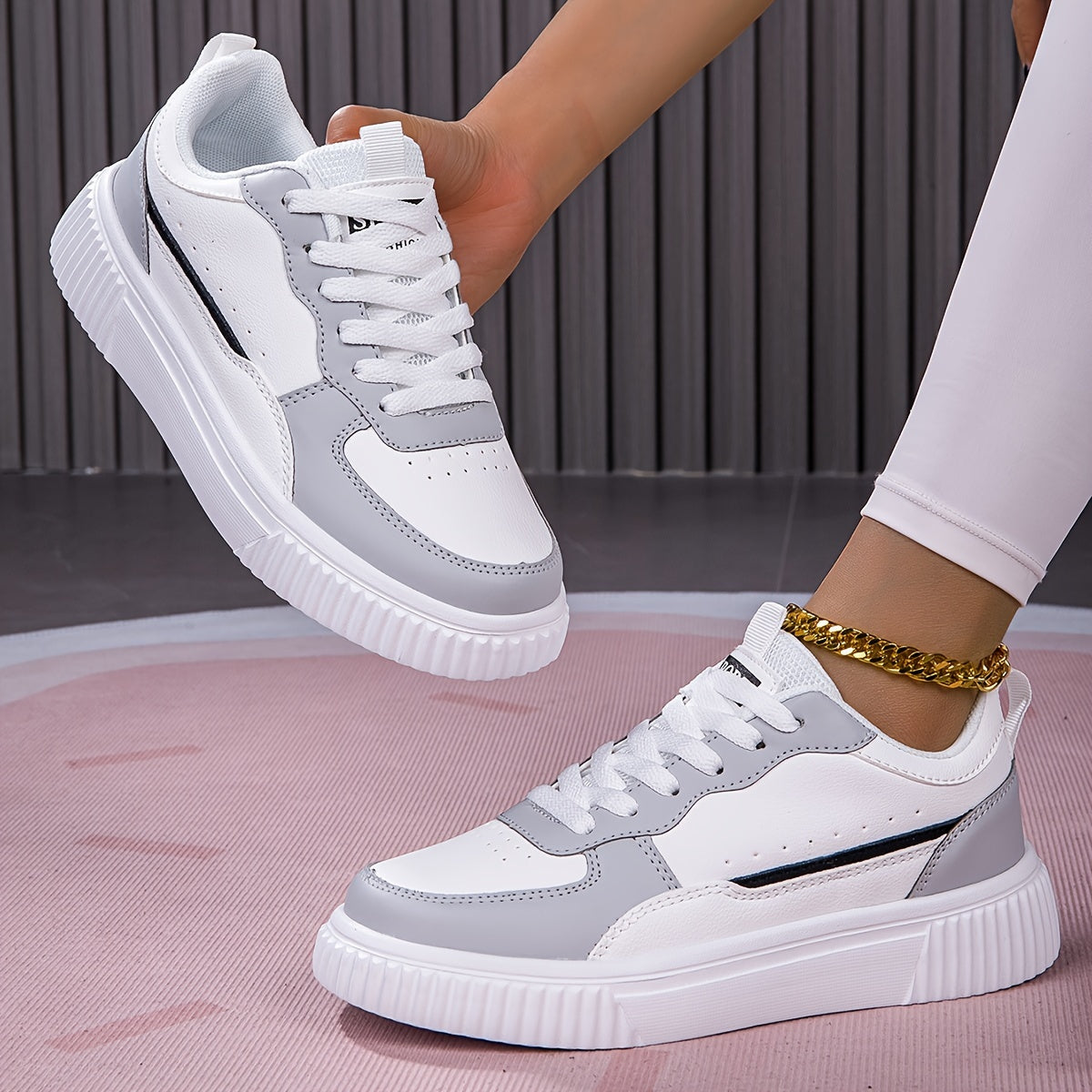 Women's Casual Sneakers Breathable Mesh Non-Slip Sole Running Shoes