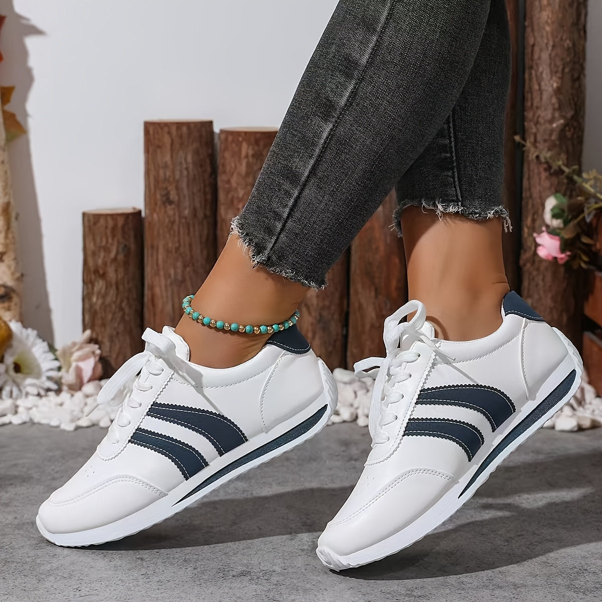 Women's Lightweight Sneakers Non-Slip Cushioned Platform All-Season Gym Office