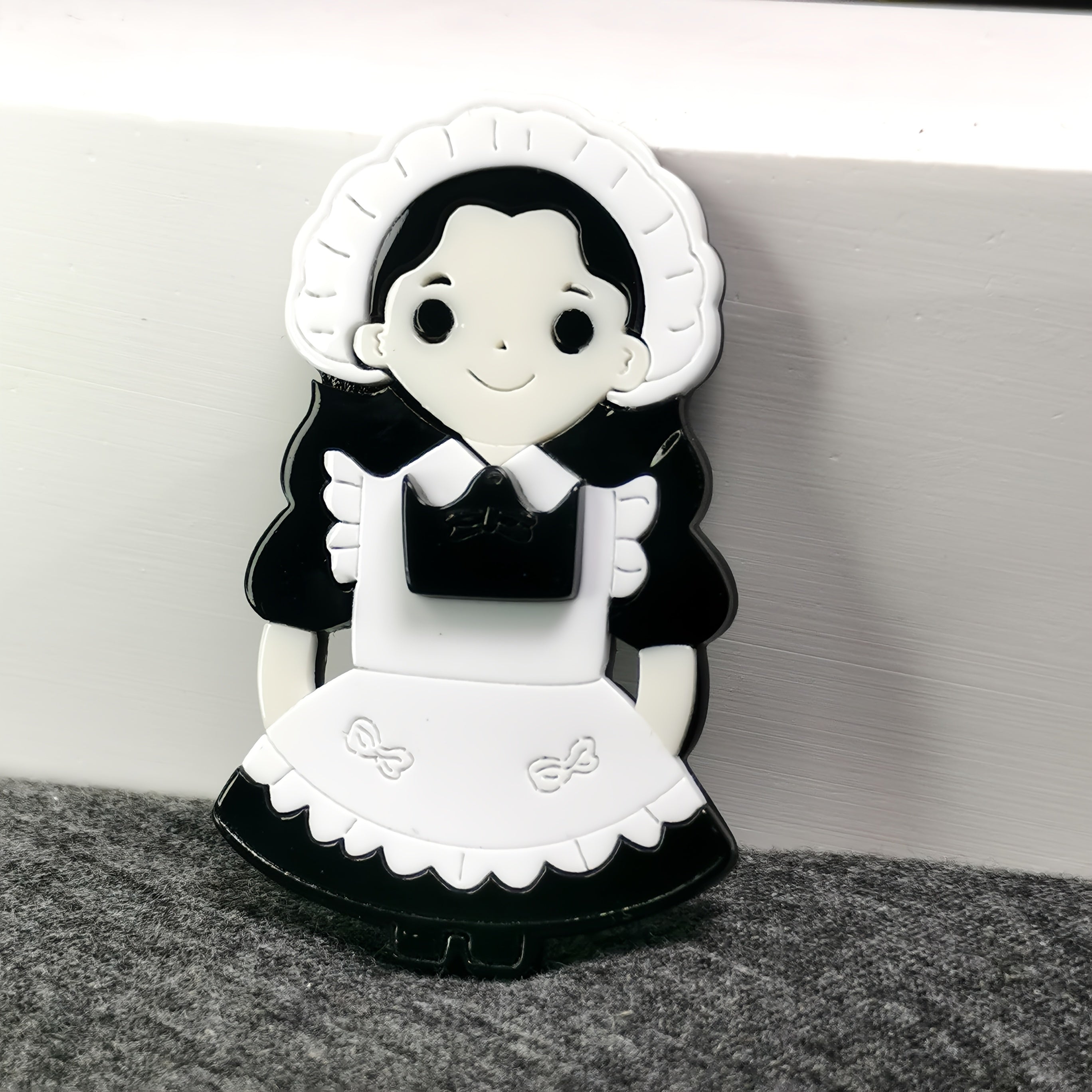 Vaqt o‘tkazmaydigan akril brosh pin - Ayollar uchun zamonaviy aksessuar