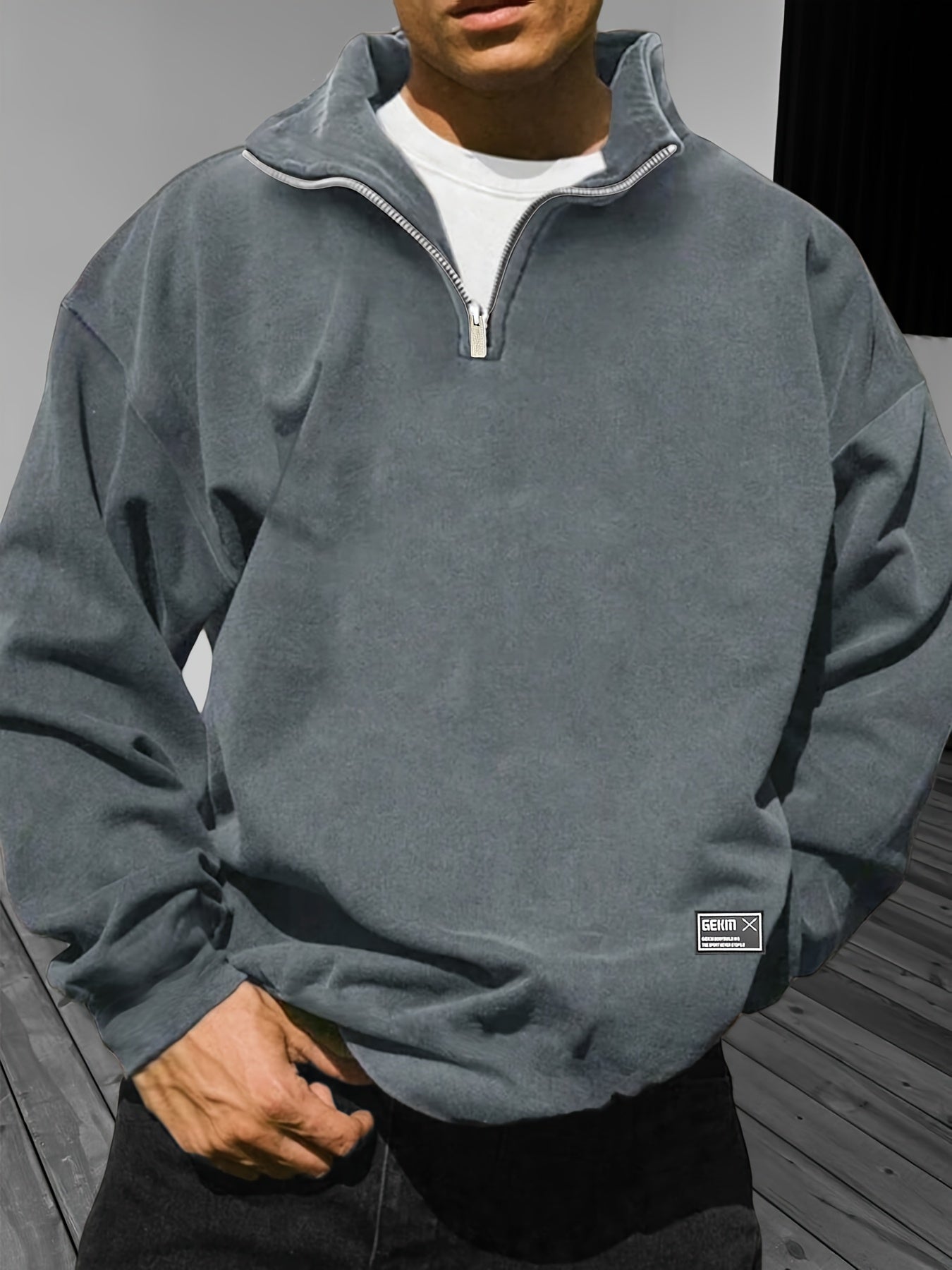 Men's Winter Windproof Fleece Pullover with Stand Collar Long Sleeves Zipper Pattern