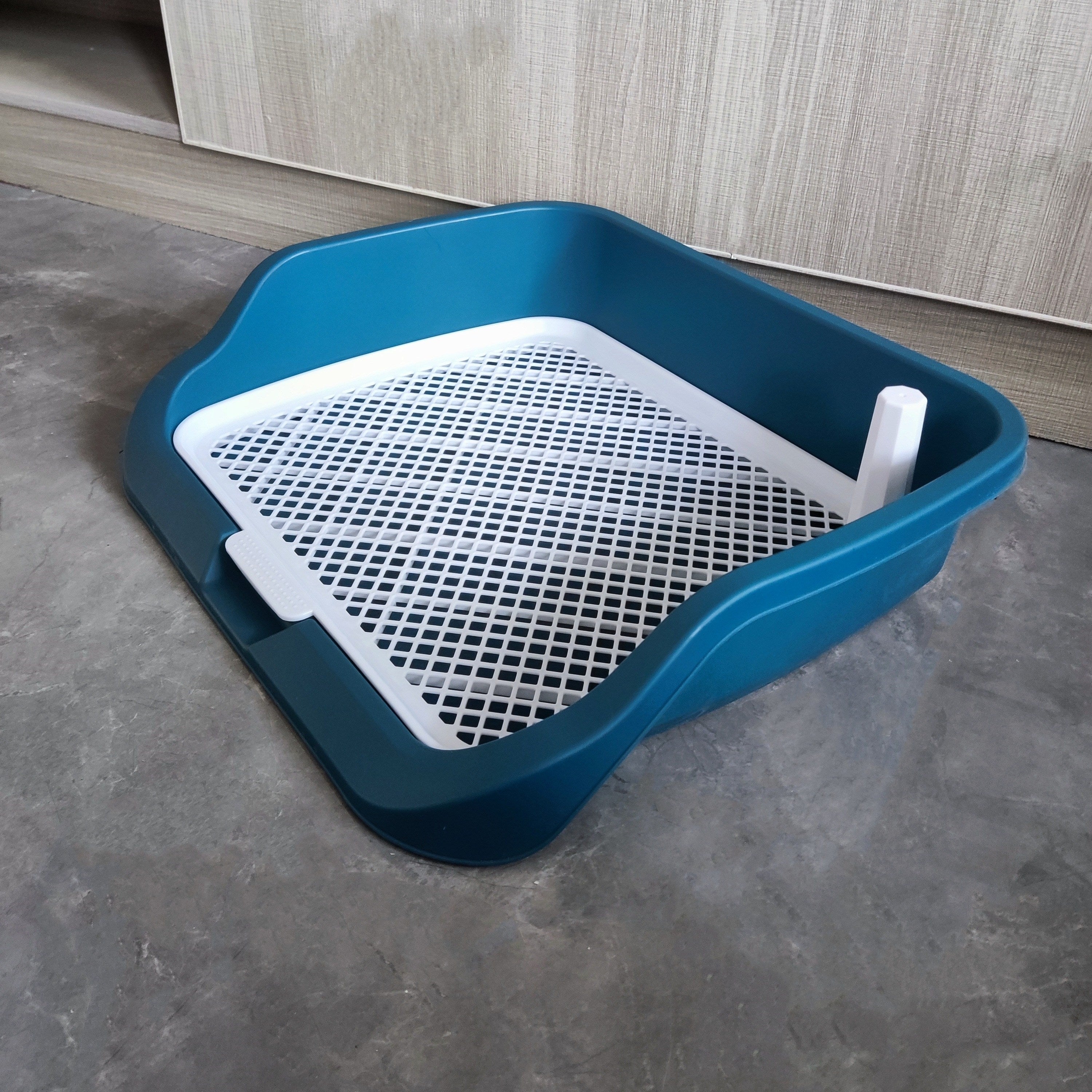 High-Sided Plastic Dog Litter Box with Removable Grid for Small to Medium Breeds
