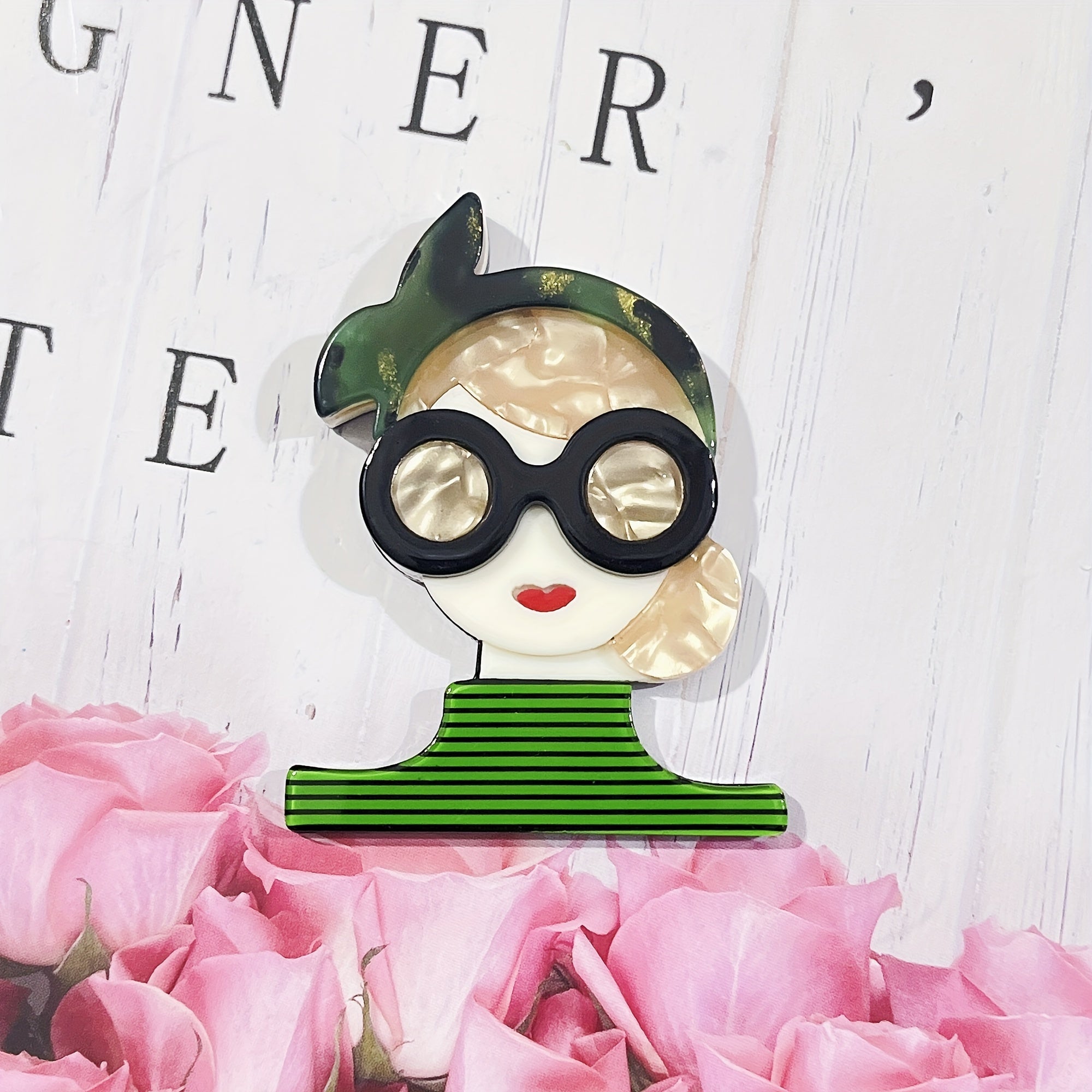 "Moda Ayol Shakli Badji Multfilm Akril Badji Shlyapalar, Ruksaklar, Kurtkalar, Ko'ylaklar, Sumkalar va Kiyimlar uchun Bezak Aksessuar sifatida"