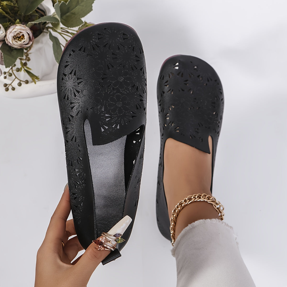 Women's Slip-On Flats with Floral Cut-Out Design, Soft Sole, Non-Slip Rubber