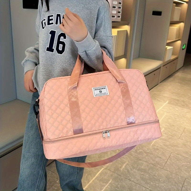 Minimalist bir rangli sayohat sumkasi, katta sig'imga ega va yengil dizayni bilan harakatda foydalanish uchun.