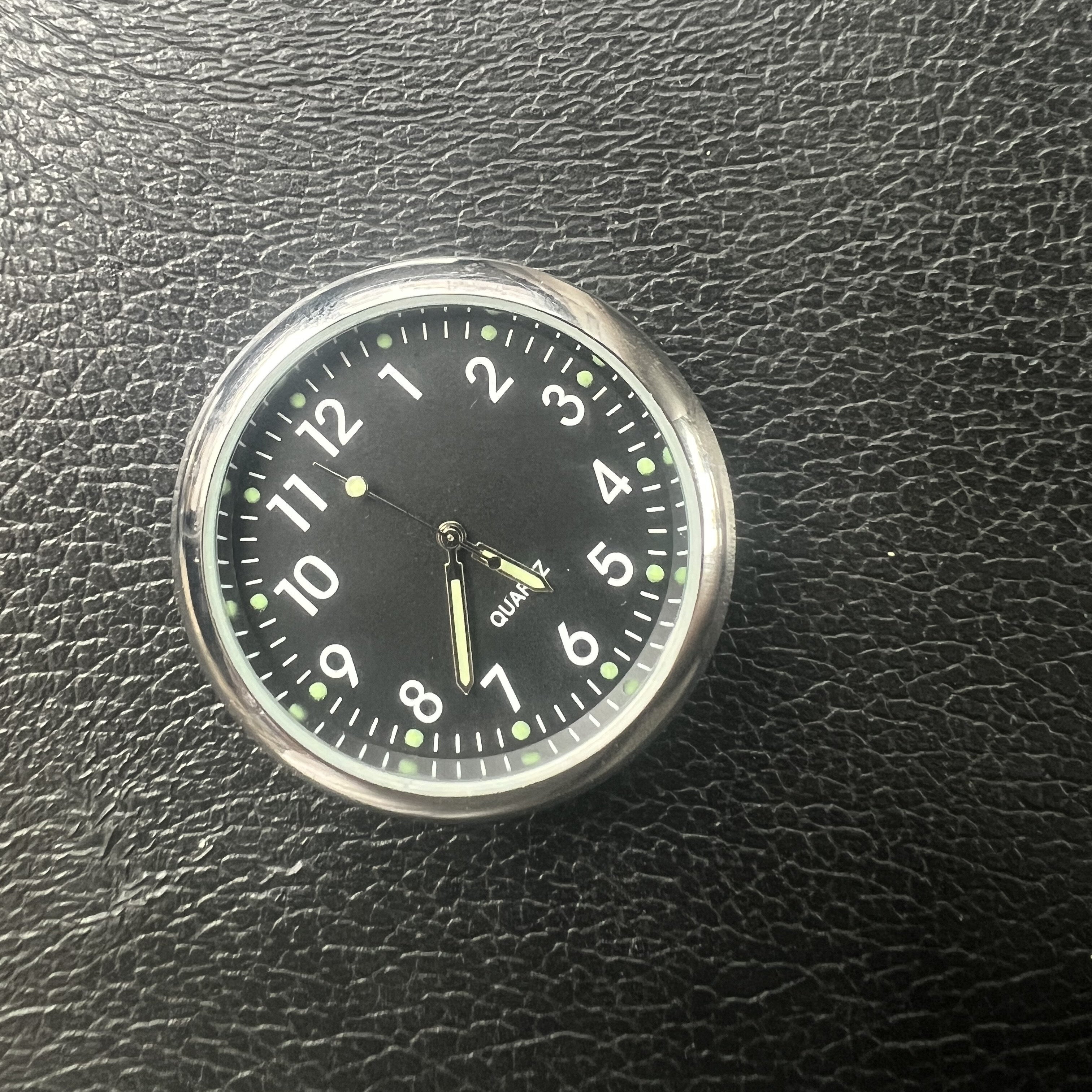 Universal Car Quartz Clock Creative Luminous Pointer Dashboard Decoration