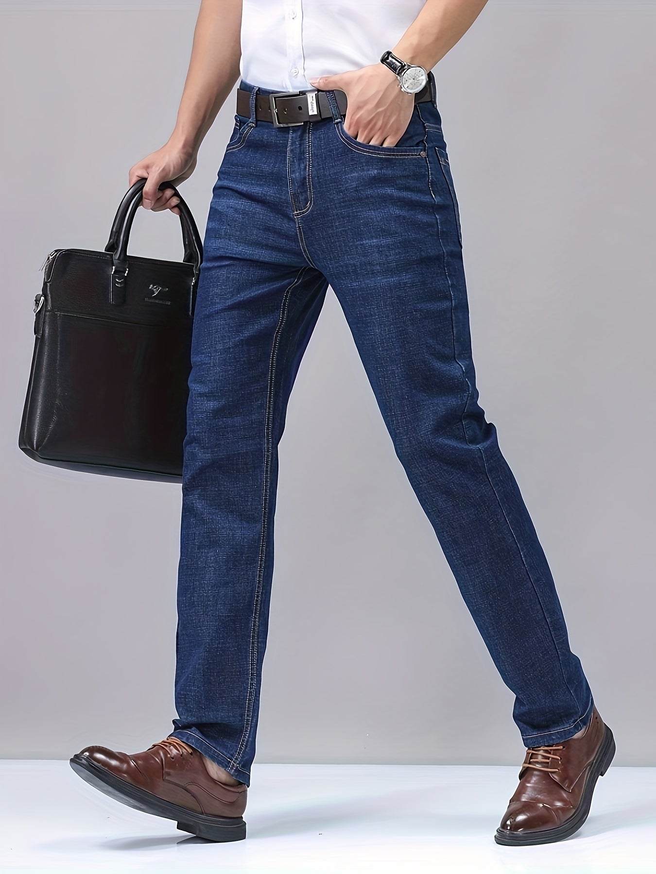 Erkaklar uchun klassik barcha mavsumli denim jinsi shimlar, odatdagi kesim, 50% paxta, 30% polyester, 18.5% viskoza, 1.2% spandeks, bir xil rang, yuvilgan, ozgina cho'ziladigan, fermuarli, 350g/m² mato og'irligi, asosiy.