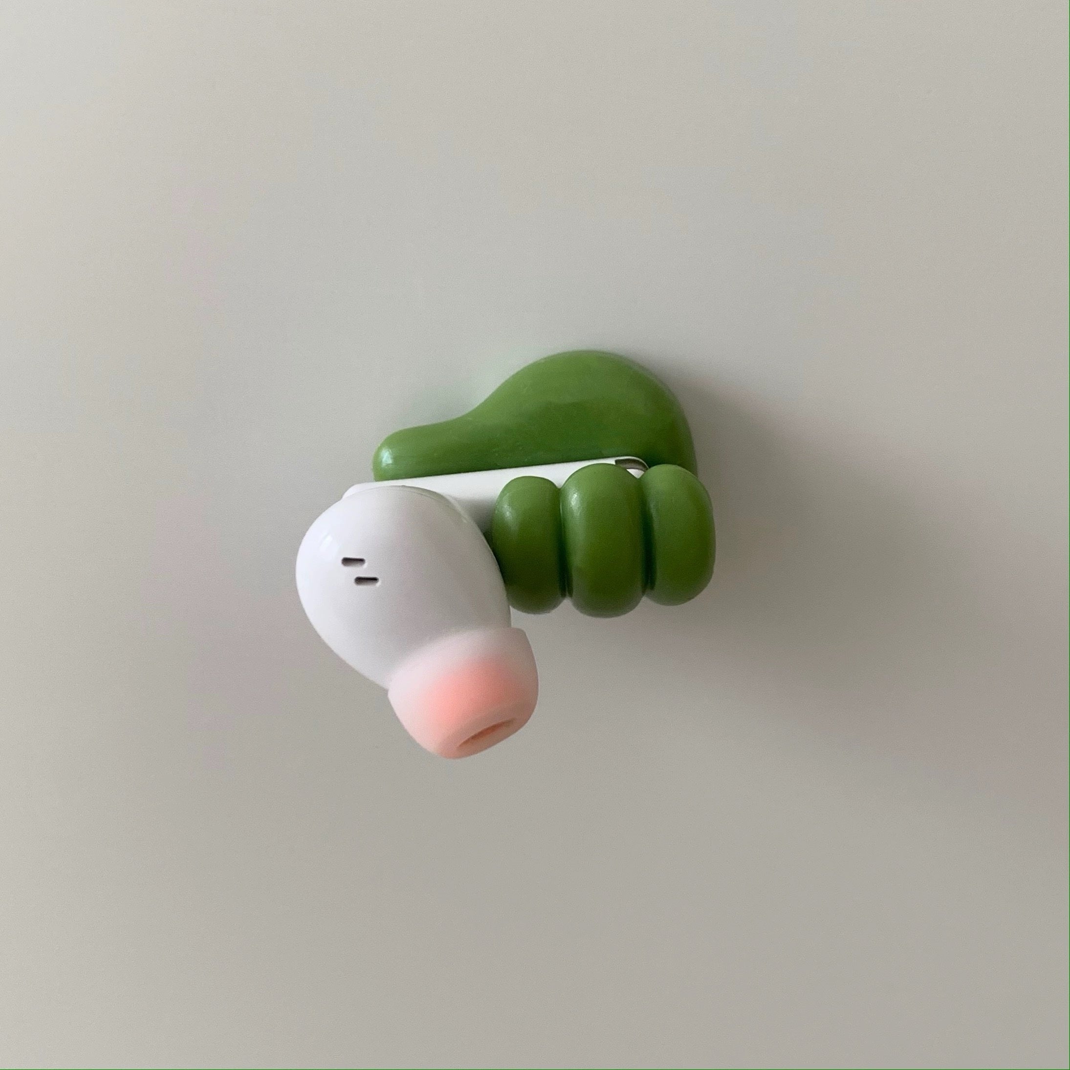 5 Thumb Pattern Cable Organizers with Adhesive Hooks for Kitchen and Bedroom Storage