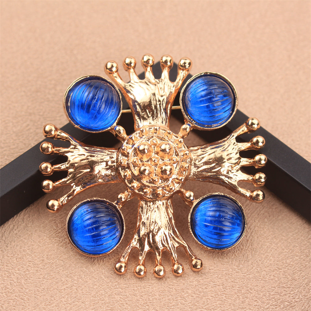 Baroque Crown Brooch with Rhinestones Elegant Jewelry for Outfits and Accessories