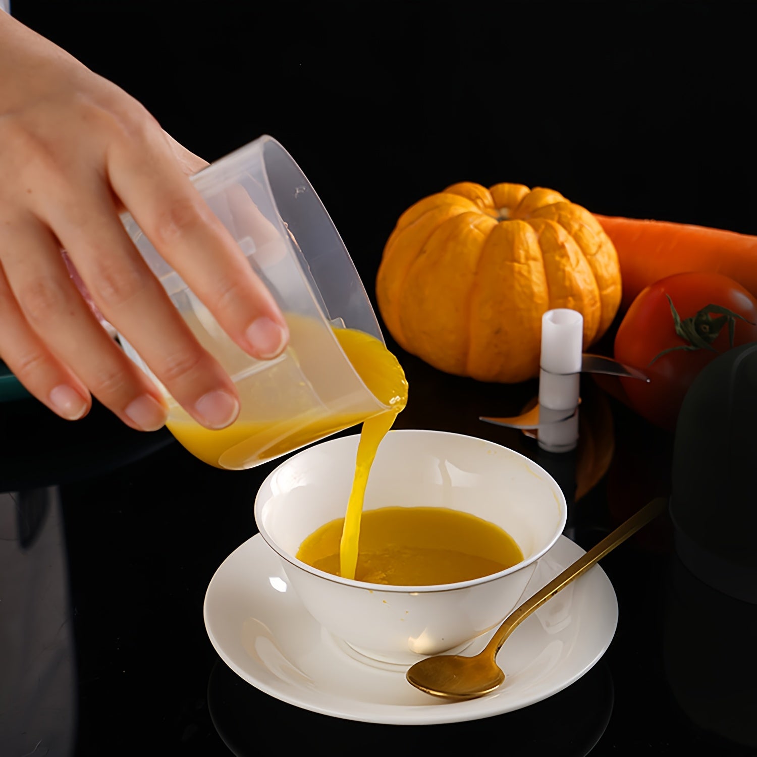 1 dona RZSYZH Ko'p funksiyali Elektr oziq-ovqat maydalagich - USB orqali zaryadlanadigan Mini Sarimsoq maydalagich, Portativ piyoz kesgich - Sarimsoq, Zanjabil, Qizil qalampir uchun sabzavot protsessori (3 rang tanlovi) - Sabzavot