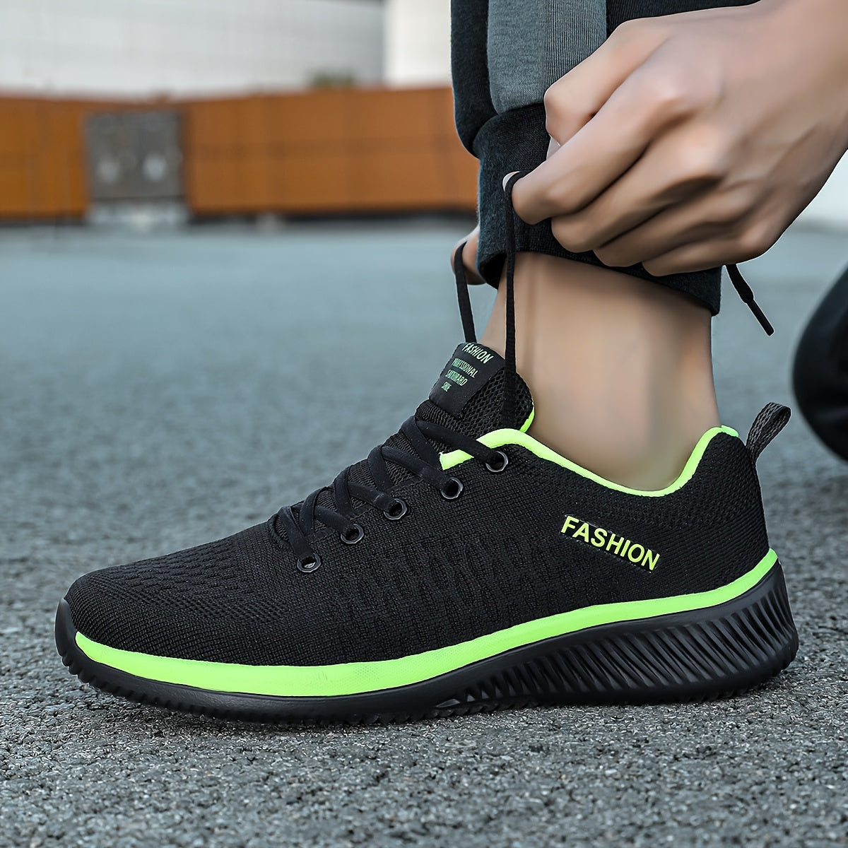 Unisex Mesh Sneakers Lightweight Breathable Lace-Up Athletic Shoes