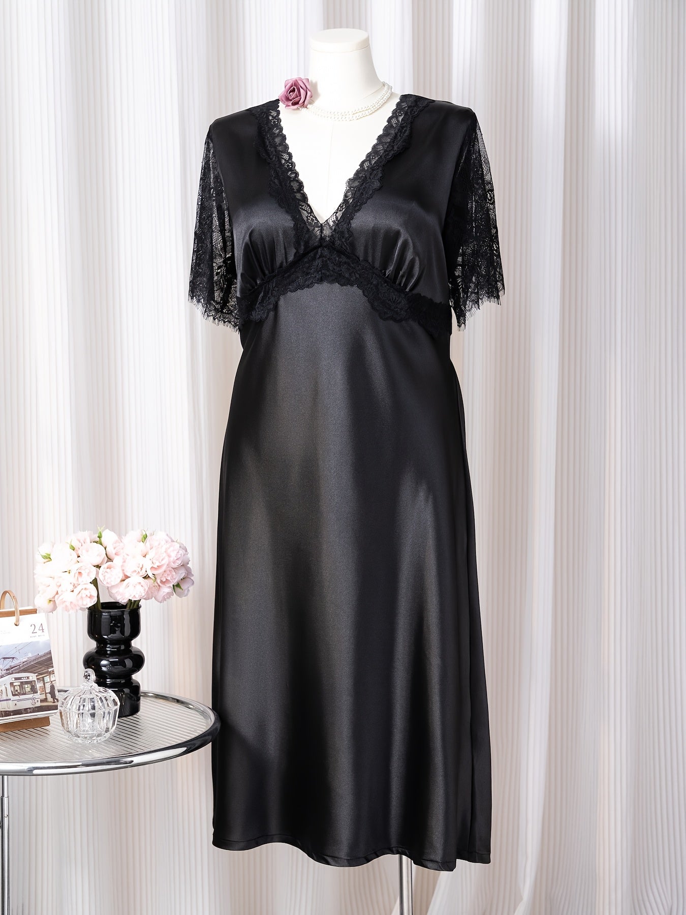 Camisón de noche de encaje negro para mujer con escote en V y manga corta