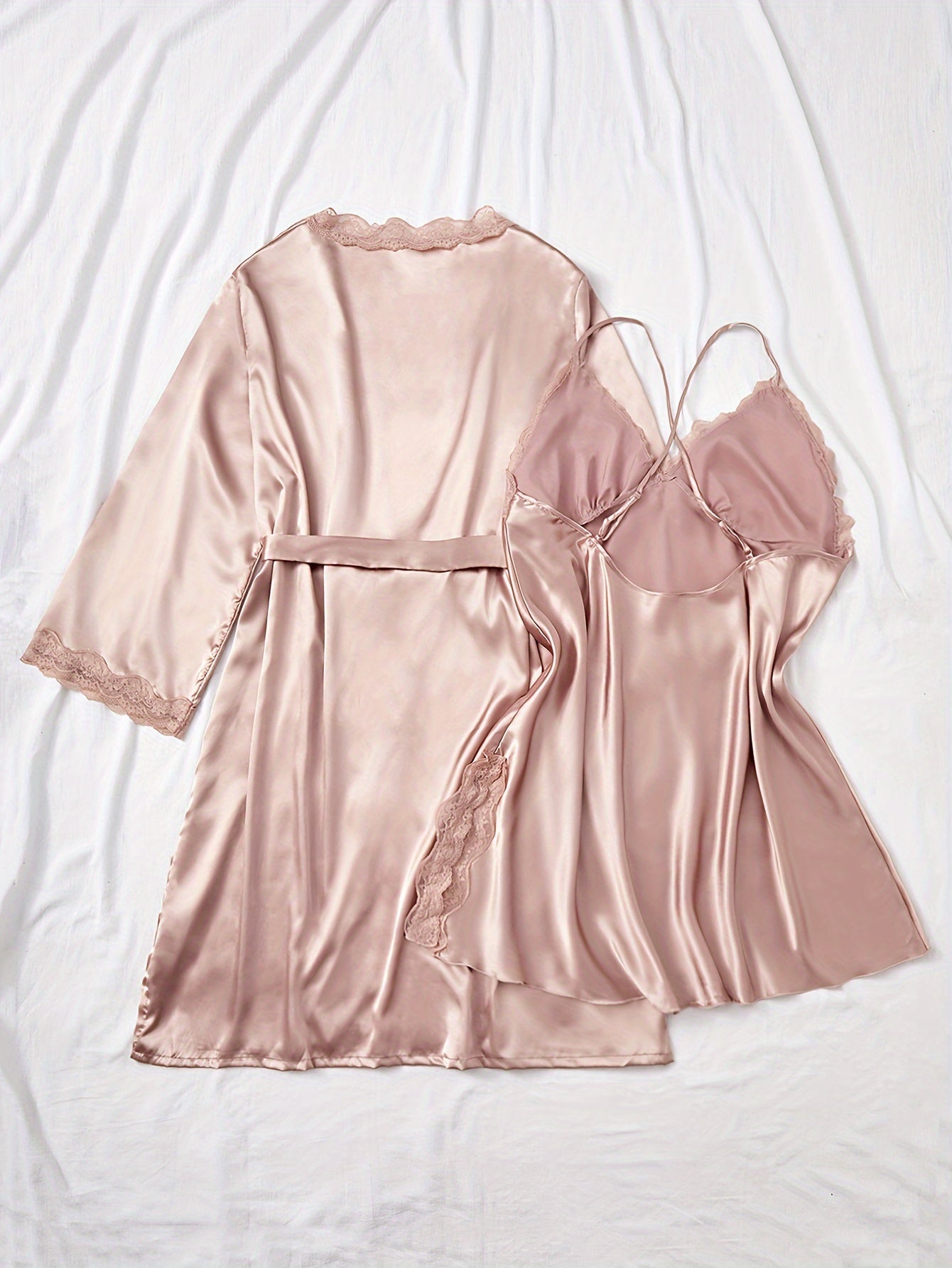 Большой размер льда шелковистого волокна пижамный комплект с контрастным кружевом и разрезом по краю