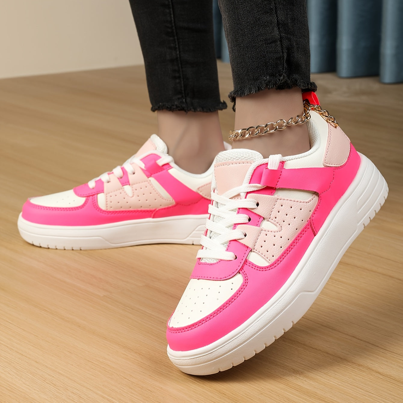 Women's Colorblock Casual Sneakers with Lace-Up Platform Sole for Walking and Running