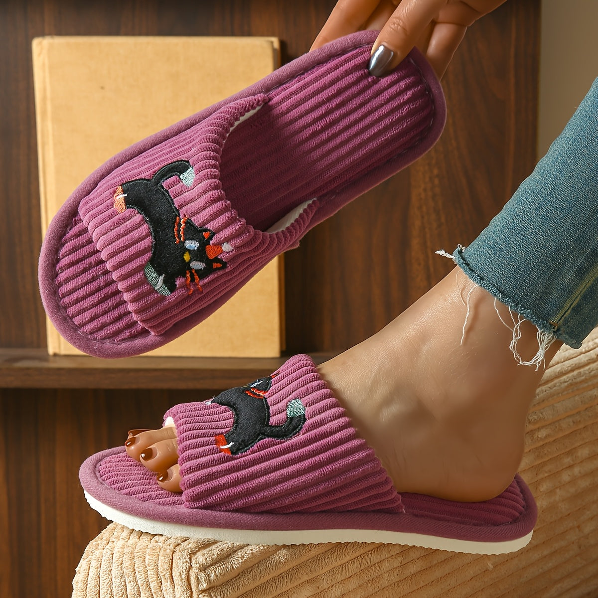 Cute Cat Slip-On Slippers for Women Soft Fabric Non-Slip EVA All-Season