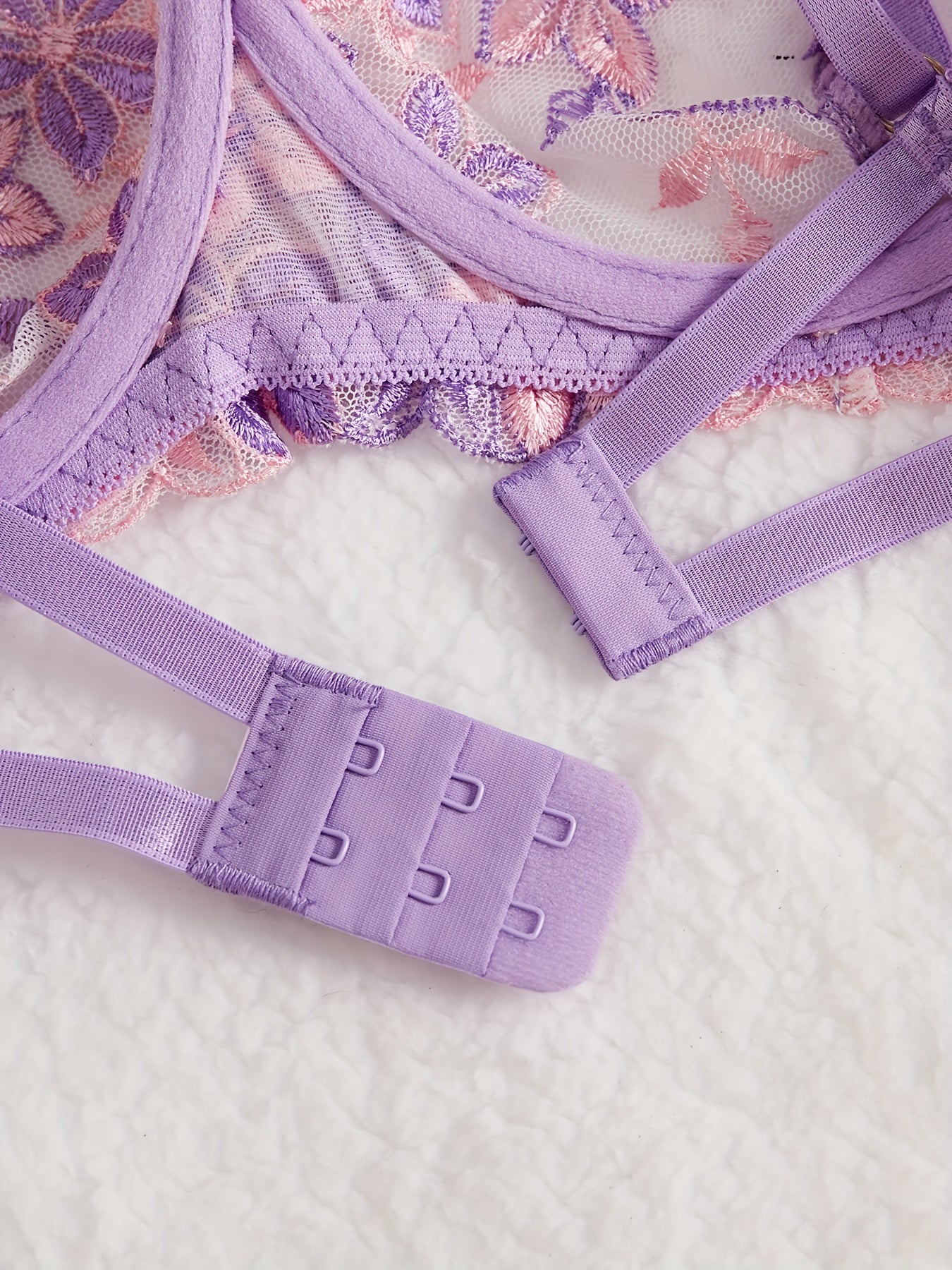 Women's Lace Seductive Lingerie Set with Adjustable Straps and Floral Design