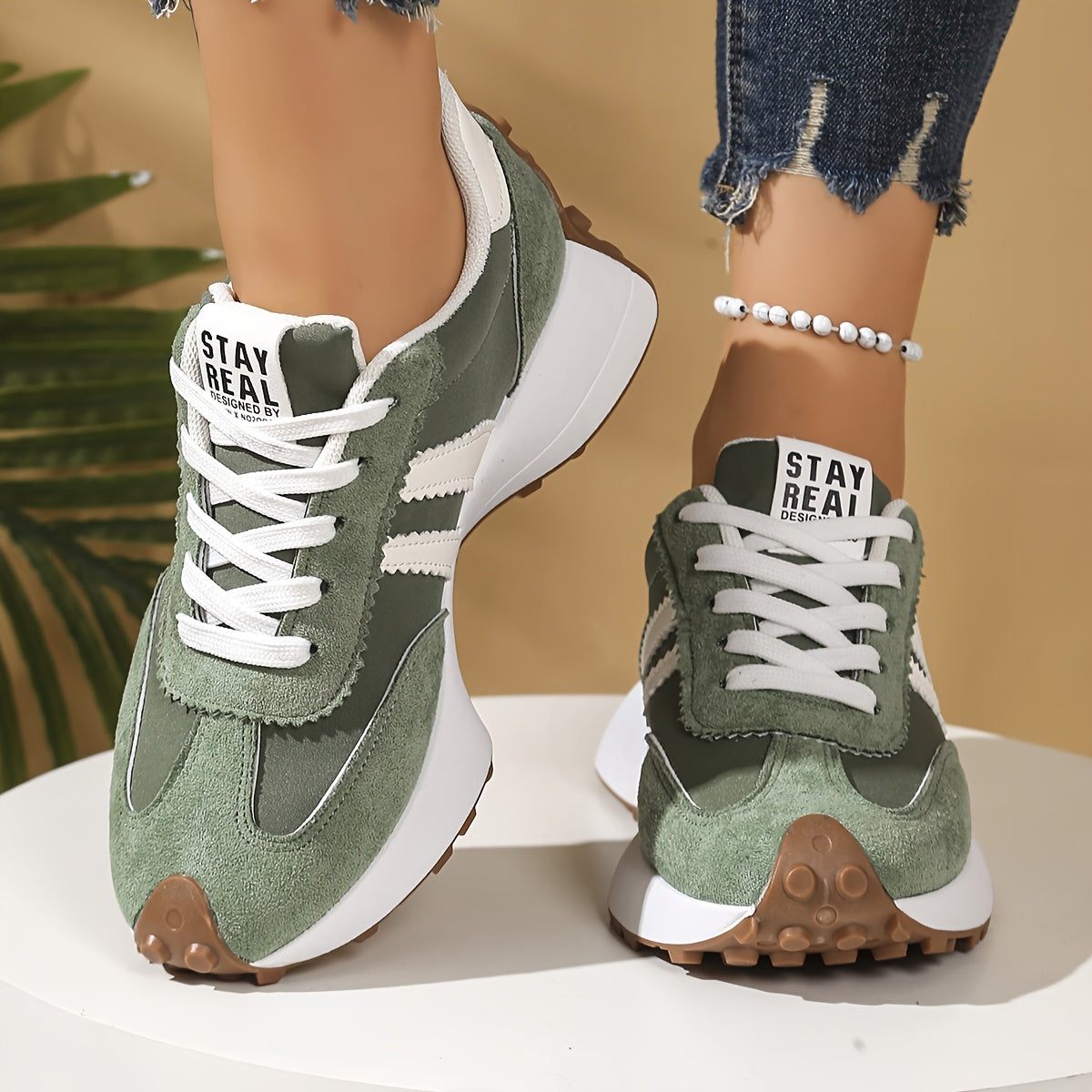 Zapatillas de mujer de color en bloque de bajo corte con tela transpirable y zapatos casuales