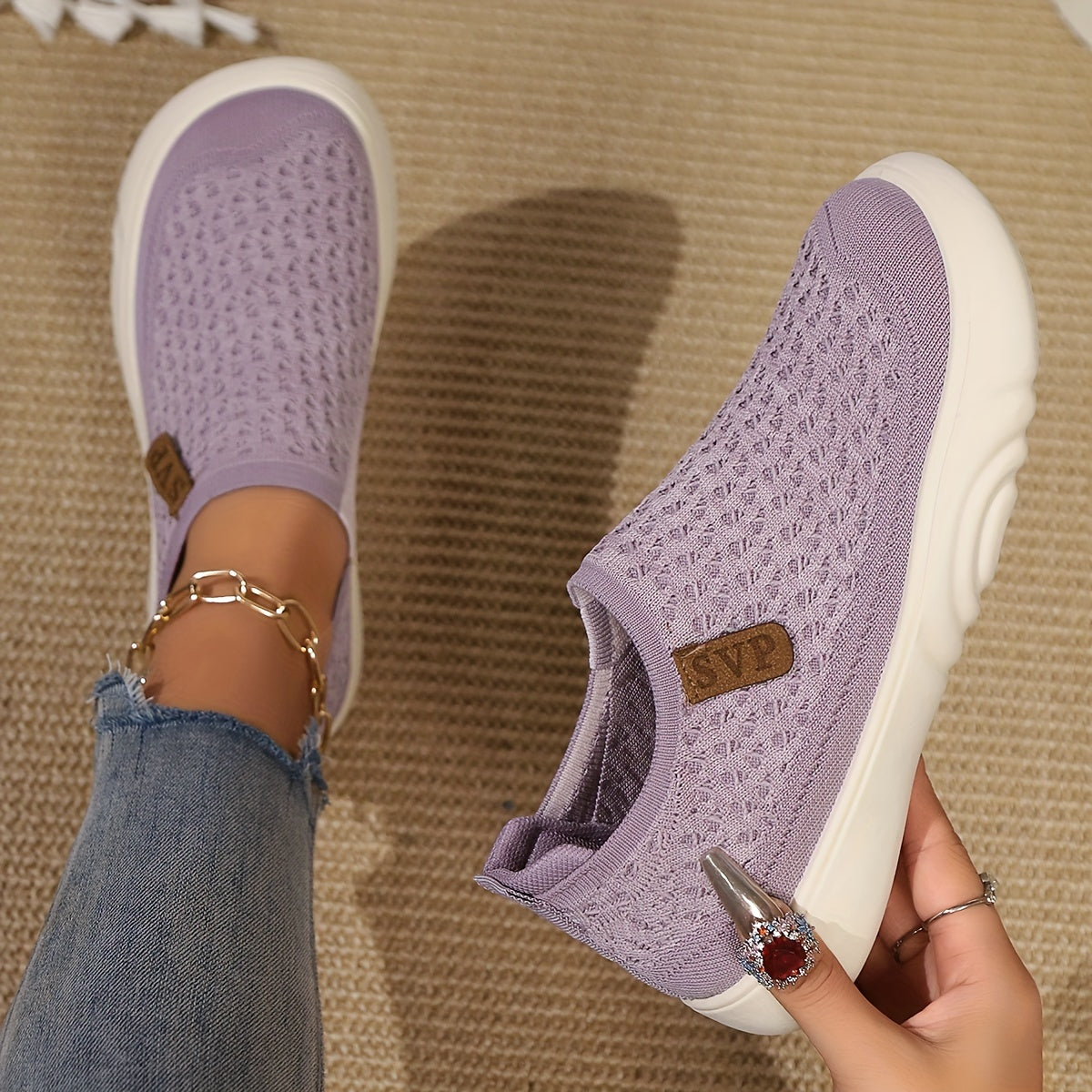 Ayollar uchun nafas oladigan to'qilgan loaferlar, yumshoq taglik va dumaloq barmoq bilan - barcha mavsumlar uchun ideal.